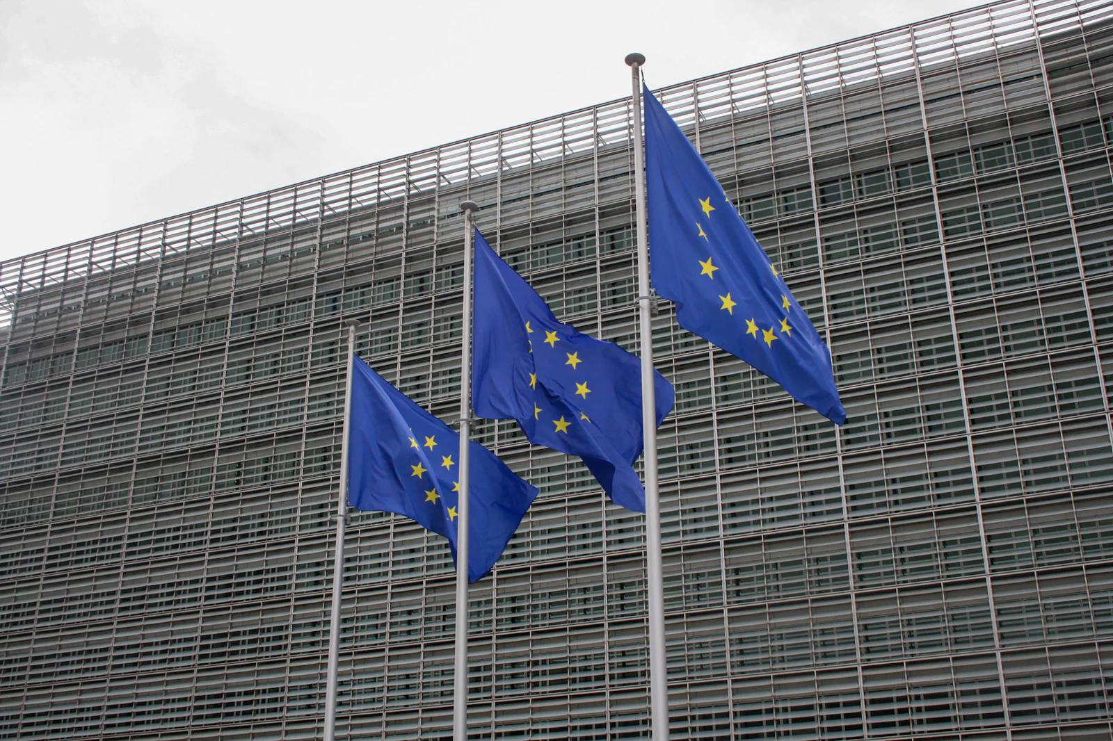 EU Unveils Plan to Wall Off Under-15s From Social Media and AI Chatbots