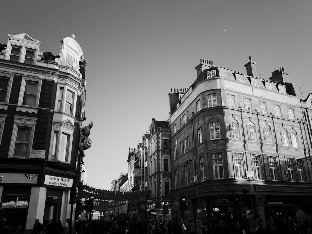 a black and white photo of a city street