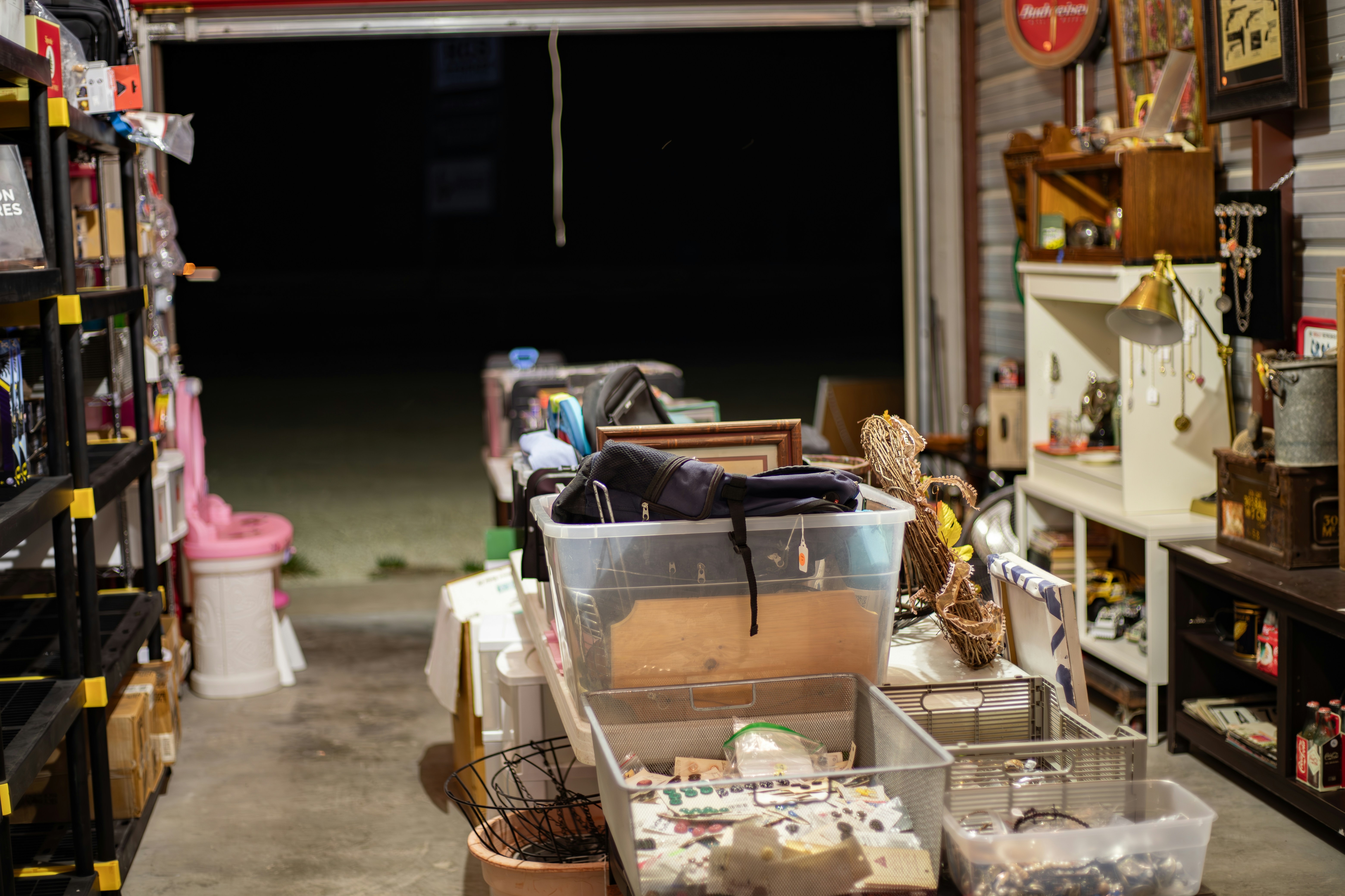 10 Instant Declutter Hacks for Small Spaces: Maximizing Storage with Ease