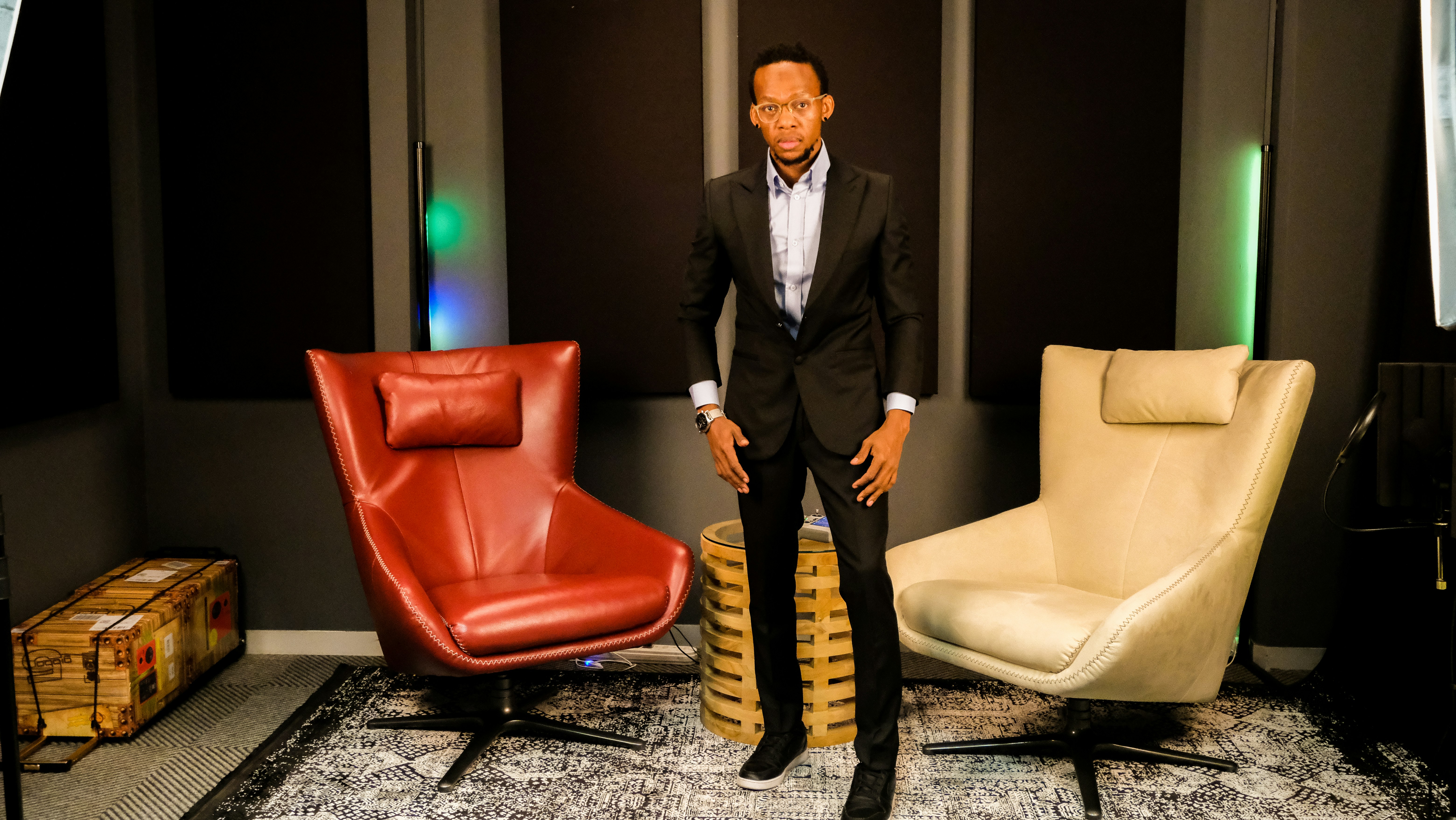 Celebrity lifestyle furniture image 7