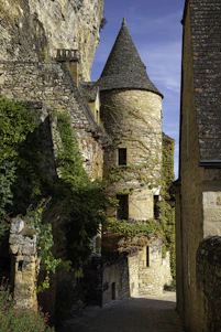 Charming medieval stone cottage nestled within the ancient fort of Flaujac at Espalion.