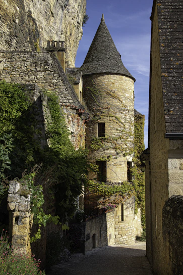 Charming medieval stone cottage nestled within the ancient fort of Flaujac at Espalion.