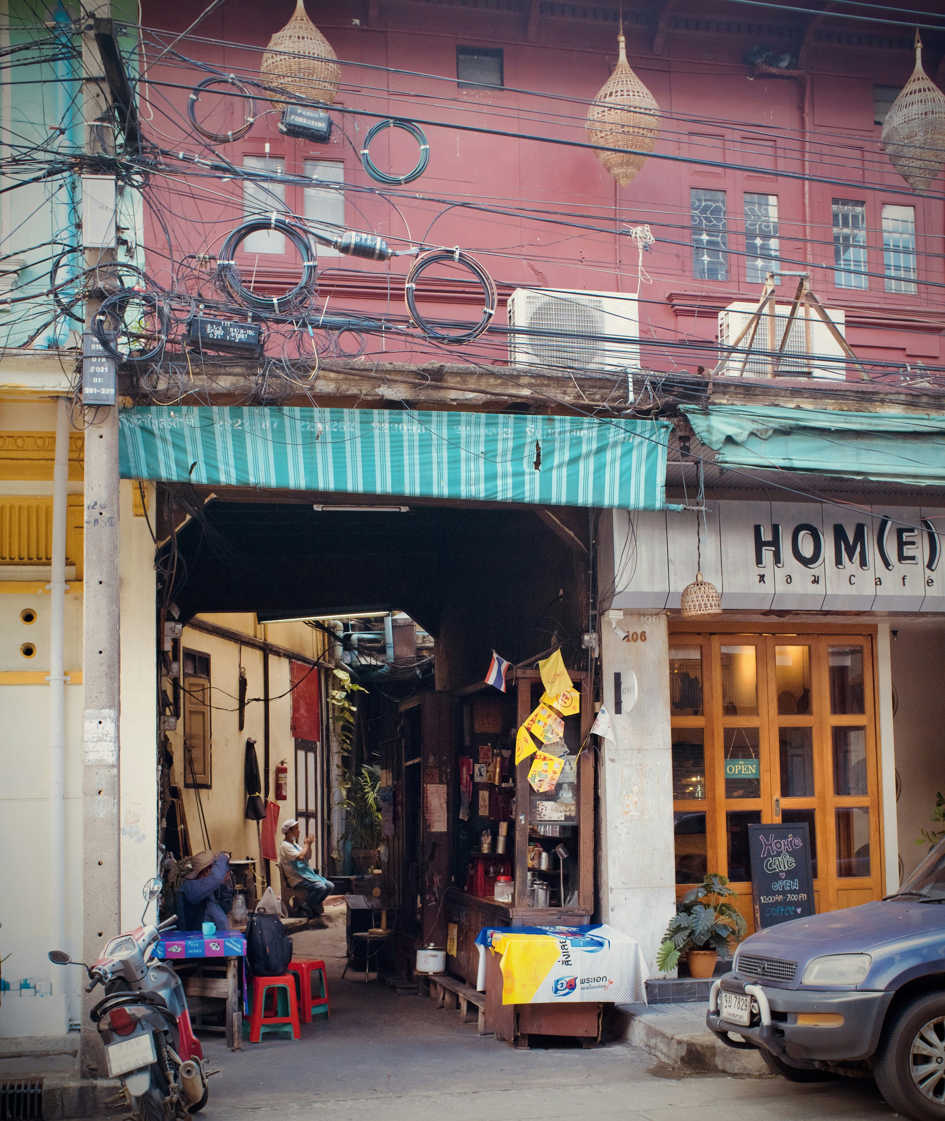 What Barcelona Visitors Get Wrong About Saigon