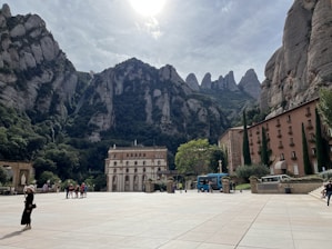A scenic view of Comuna 13 during a guided tour.