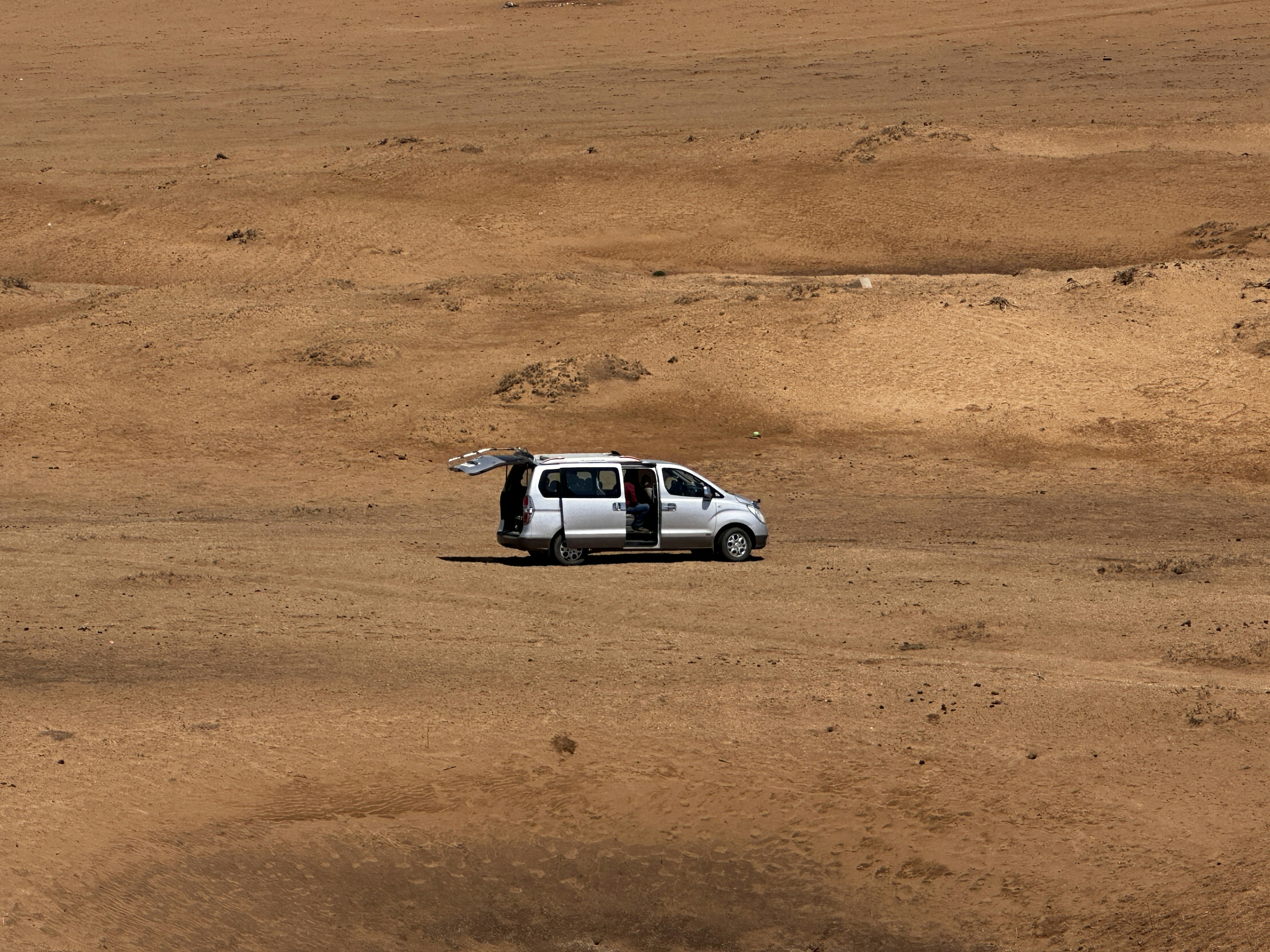 Luxury desert taxi booking