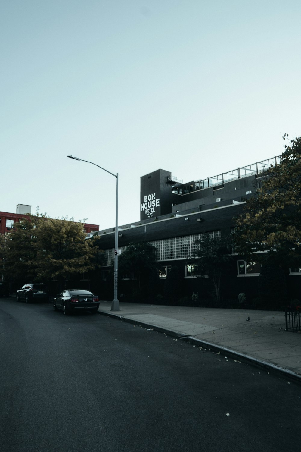 a black and white photo of a city street