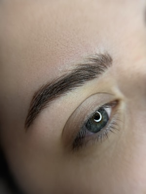 Extensiones de Cejas - Tratamiento de estética en Móstoles