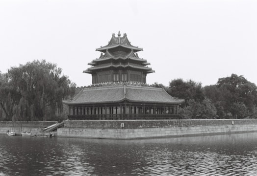 An old black-and-white photo showing the original Xingnan Temple building in the 1970s.