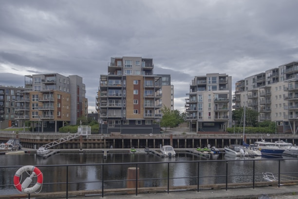 A newly developed residential neighborhood with modern homes and green spaces near the shipyard.