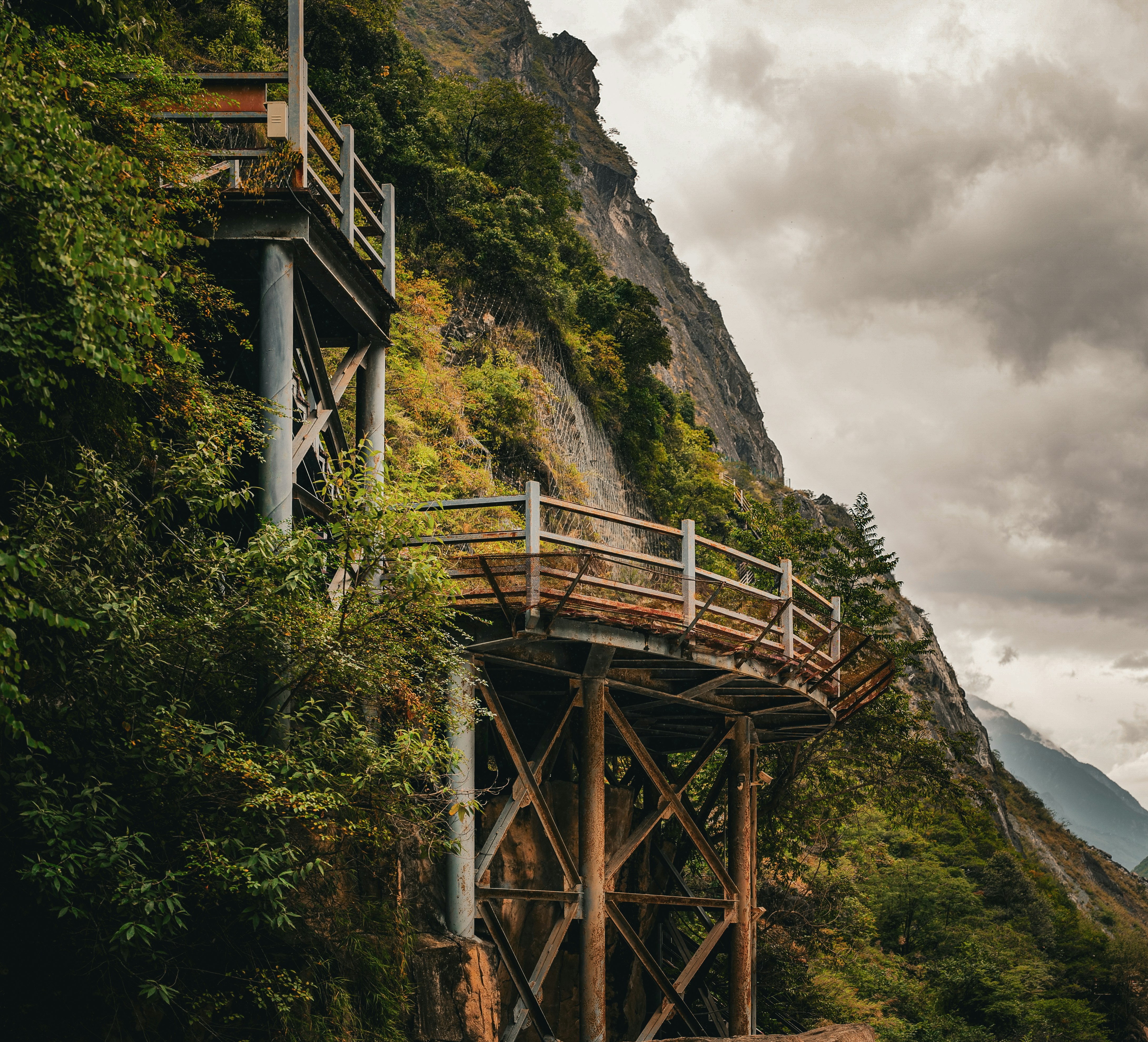 Strategic Roadmap for Cloud Platforms in 2026: From Multimodal Pipelines to Tokenized Data Markets