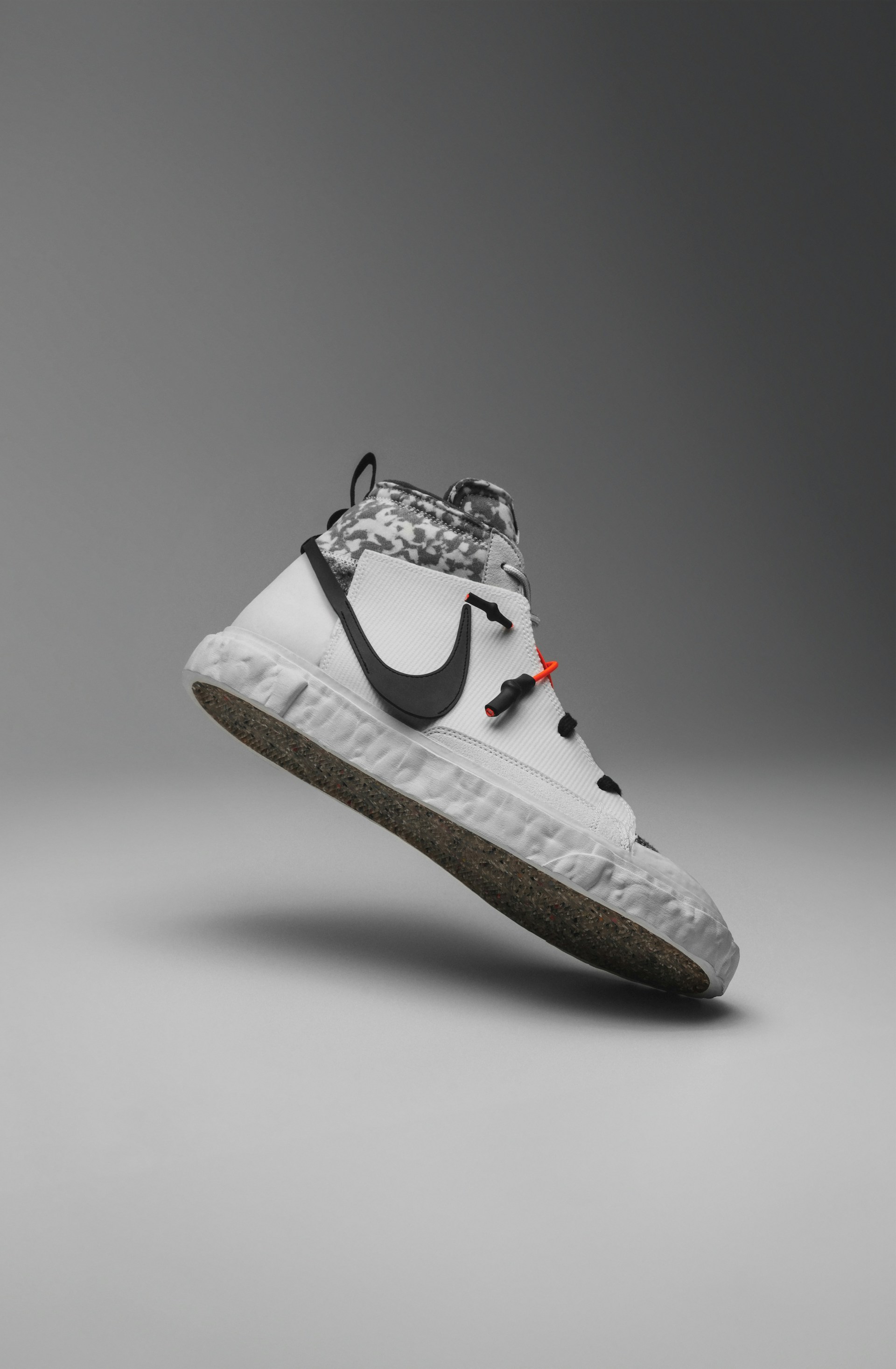 gray computer monitor