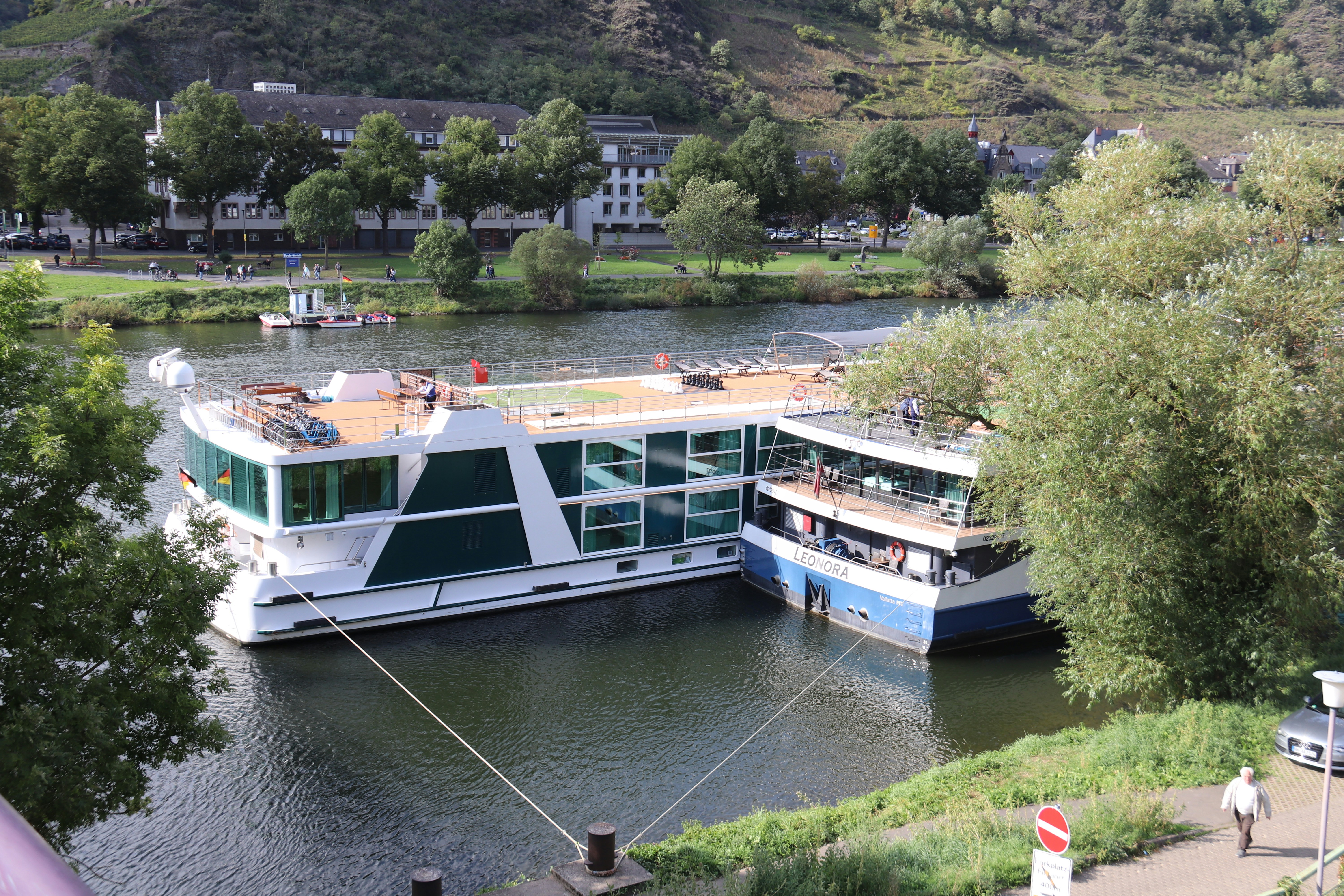 Photo by shalevcohen