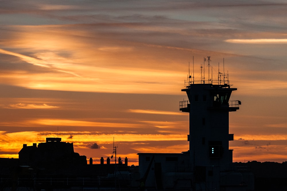 a tower that is sitting in the middle of the sky