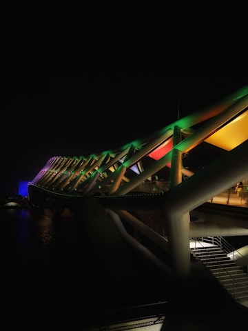 A modern bridge symbolizing connection between Italian businesses and international markets.
