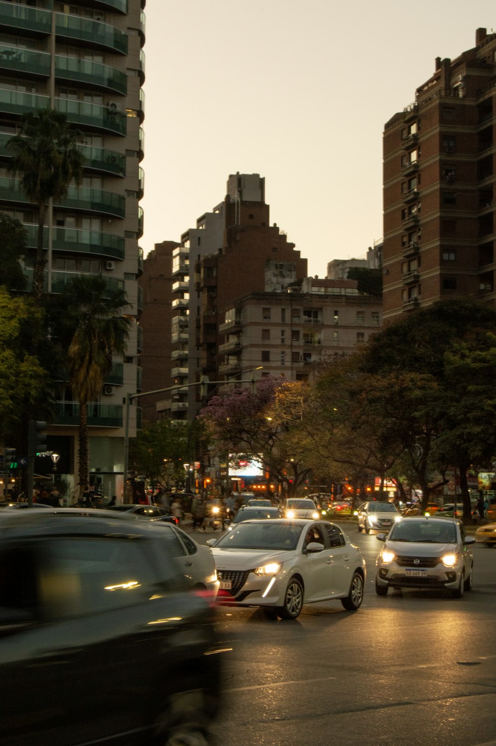 a city street filled with lots of traffic