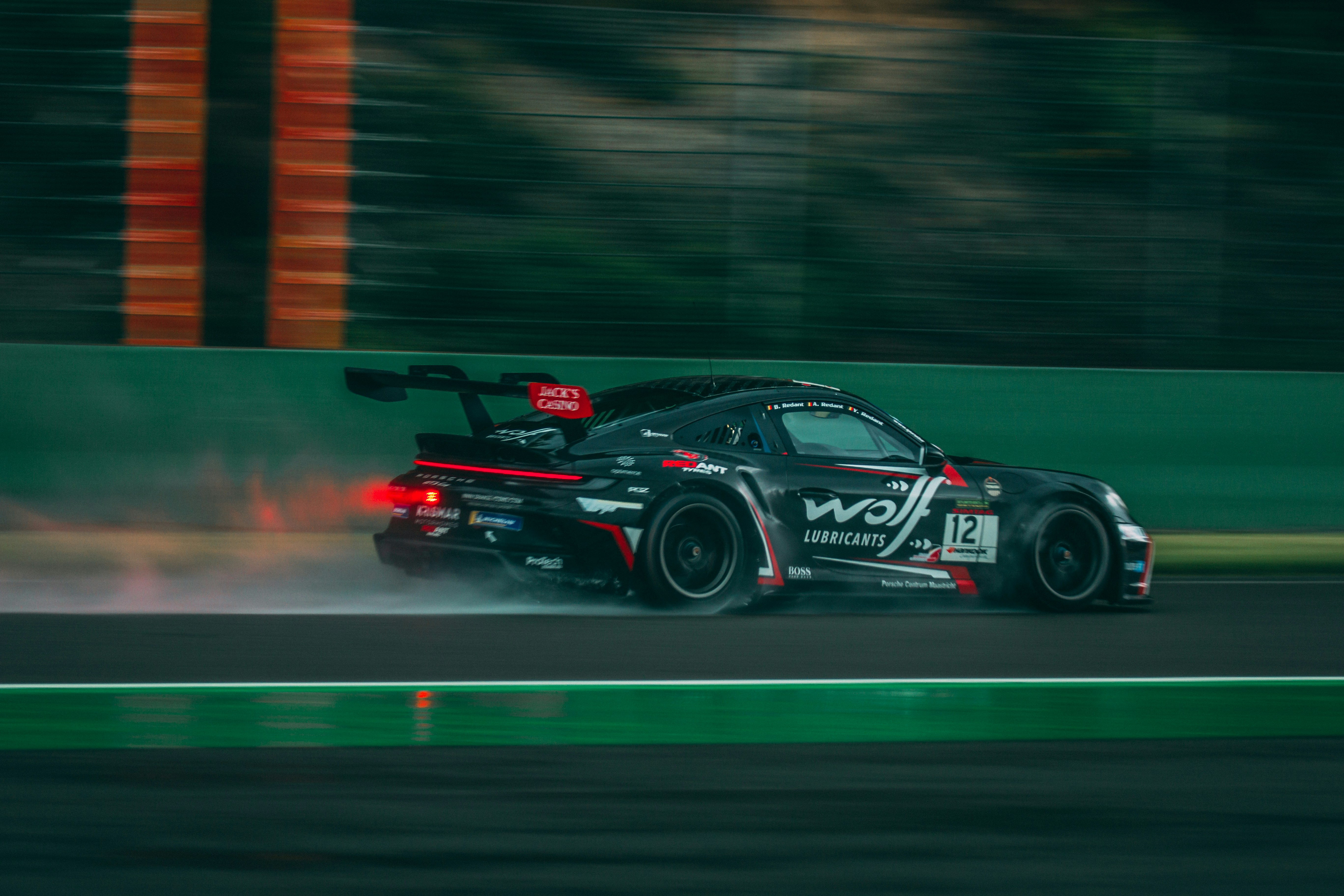 VX-S Carbon on track in rain with water spray