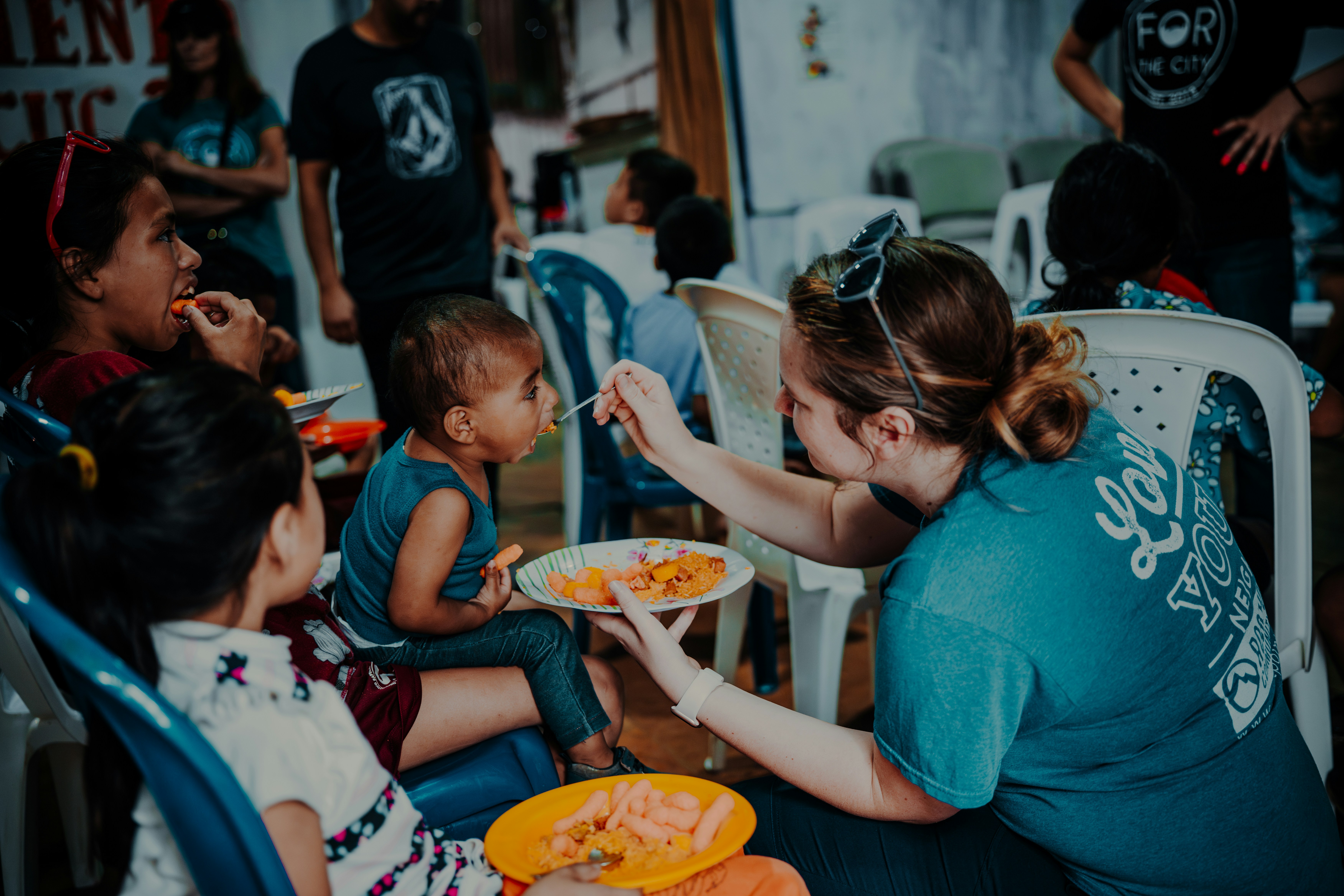https://images.unsplash.com/photo-1698795635937-31264cdbf359?ixid=M3w2MjYzNjJ8MHwxfHNlYXJjaHwxMHx8aHVuZ2VyJTIwcmVsaWVmfGVufDB8MHx8fDE3ODEzNzA5MTN8MA&ixlib=rb-4.1.0