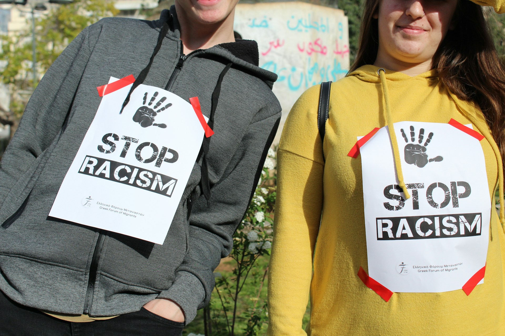 gray computer monitor