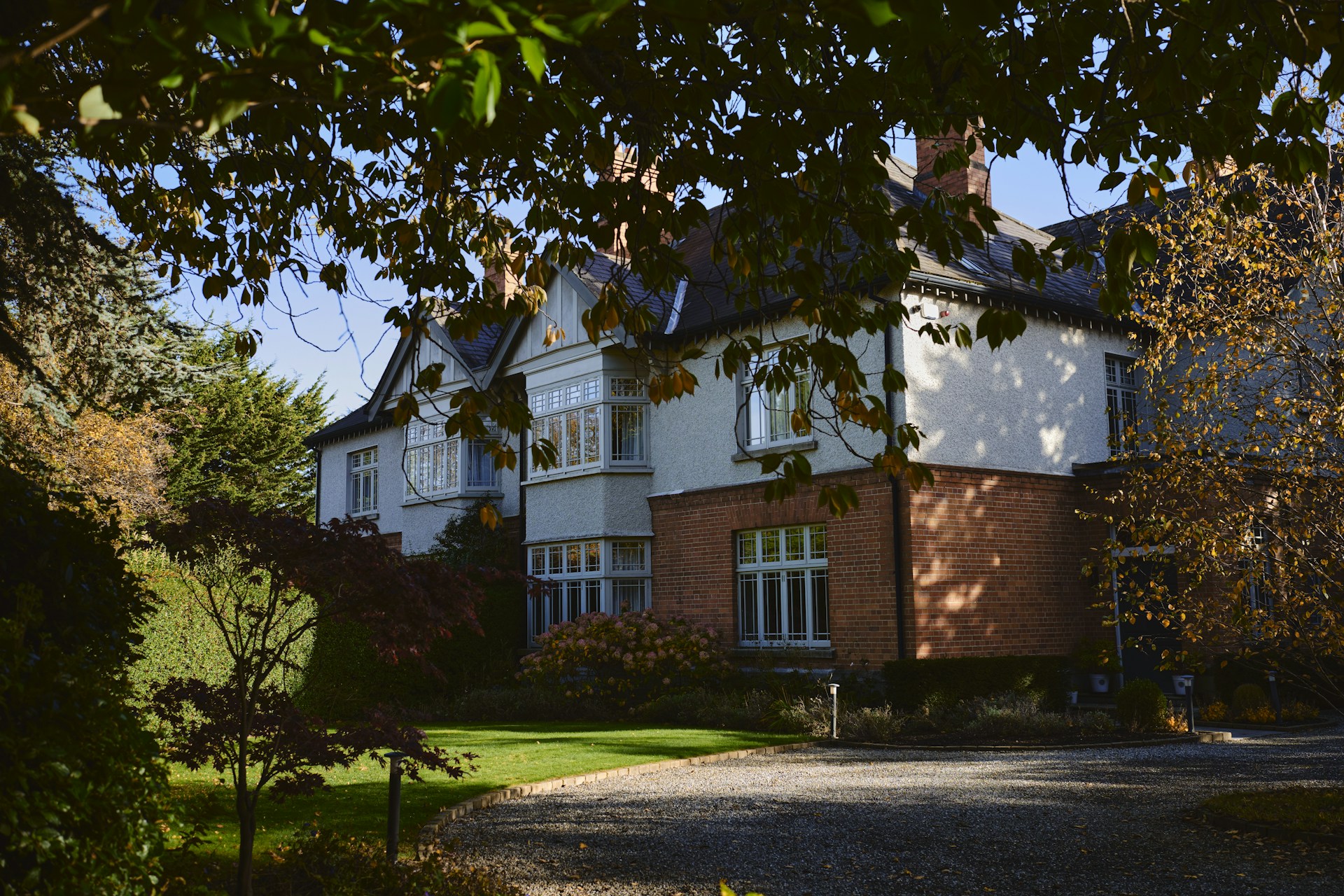 black and white bed linen