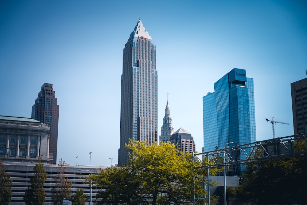 a view of a very tall building in the city