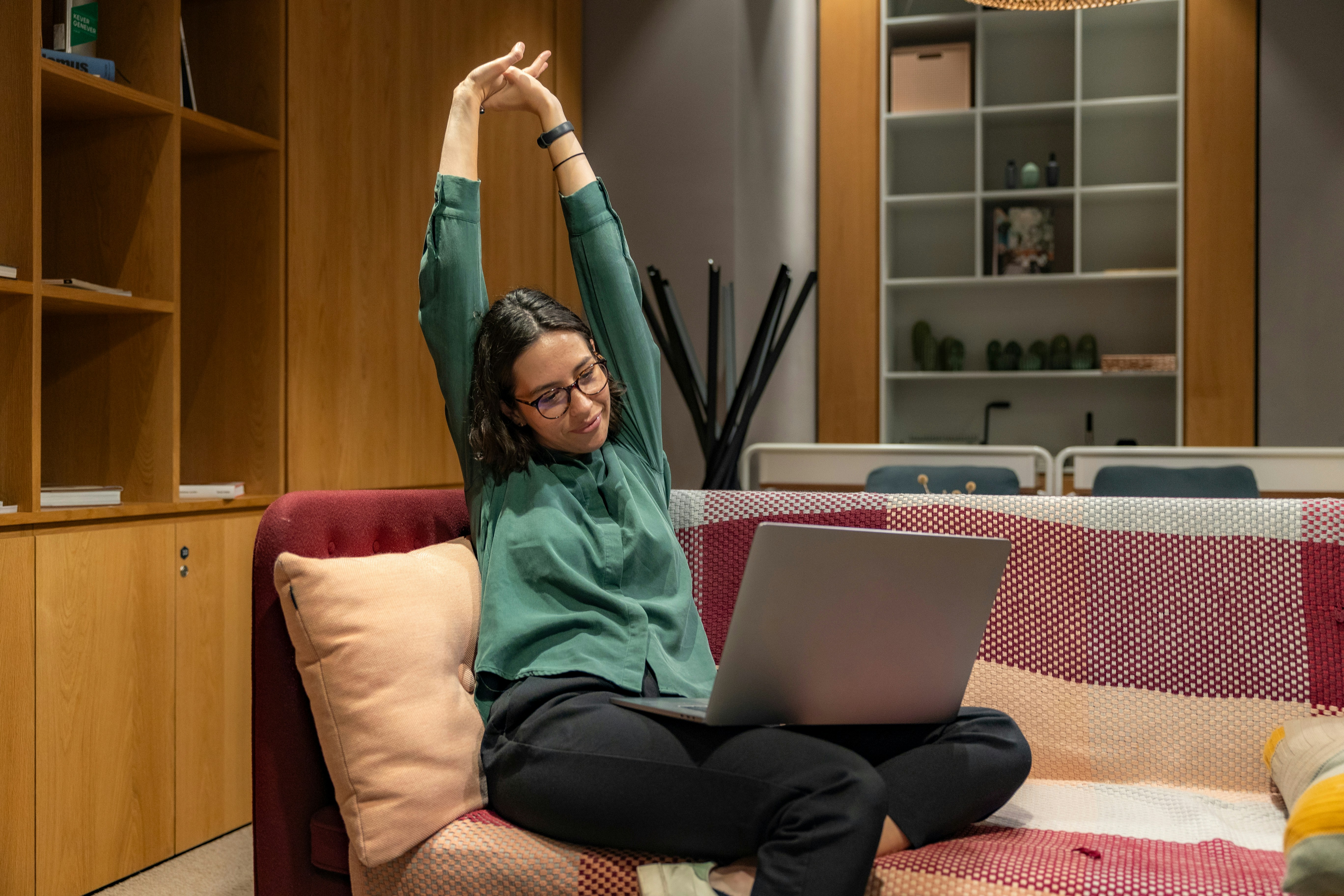 One Login, Zero Drama: Why Free Streaming Platforms Are Winning the Account-Sharing War Without Even Fighting It