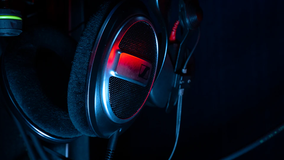 Sennheiser HD 599 — independently licensed photograph