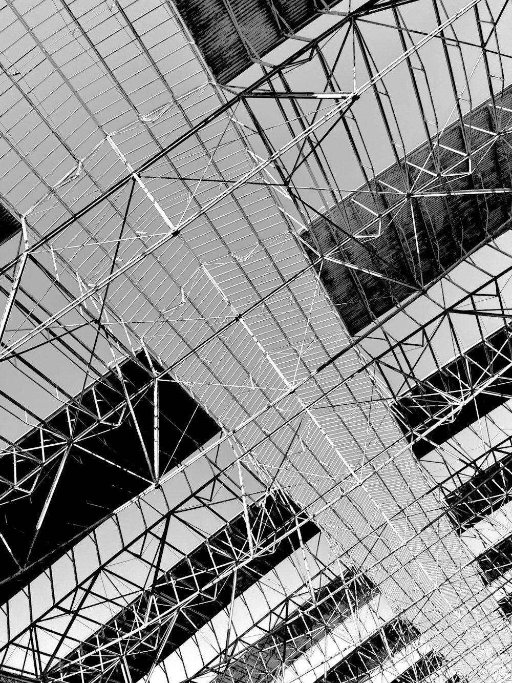 a black and white photo of some kind of structure