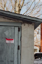 On-site supervisor explaining WPR permit procedures