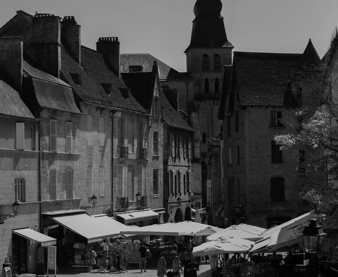 Paseos silenciosos por Sarlat-la-Canéda en 2026: Guía de…