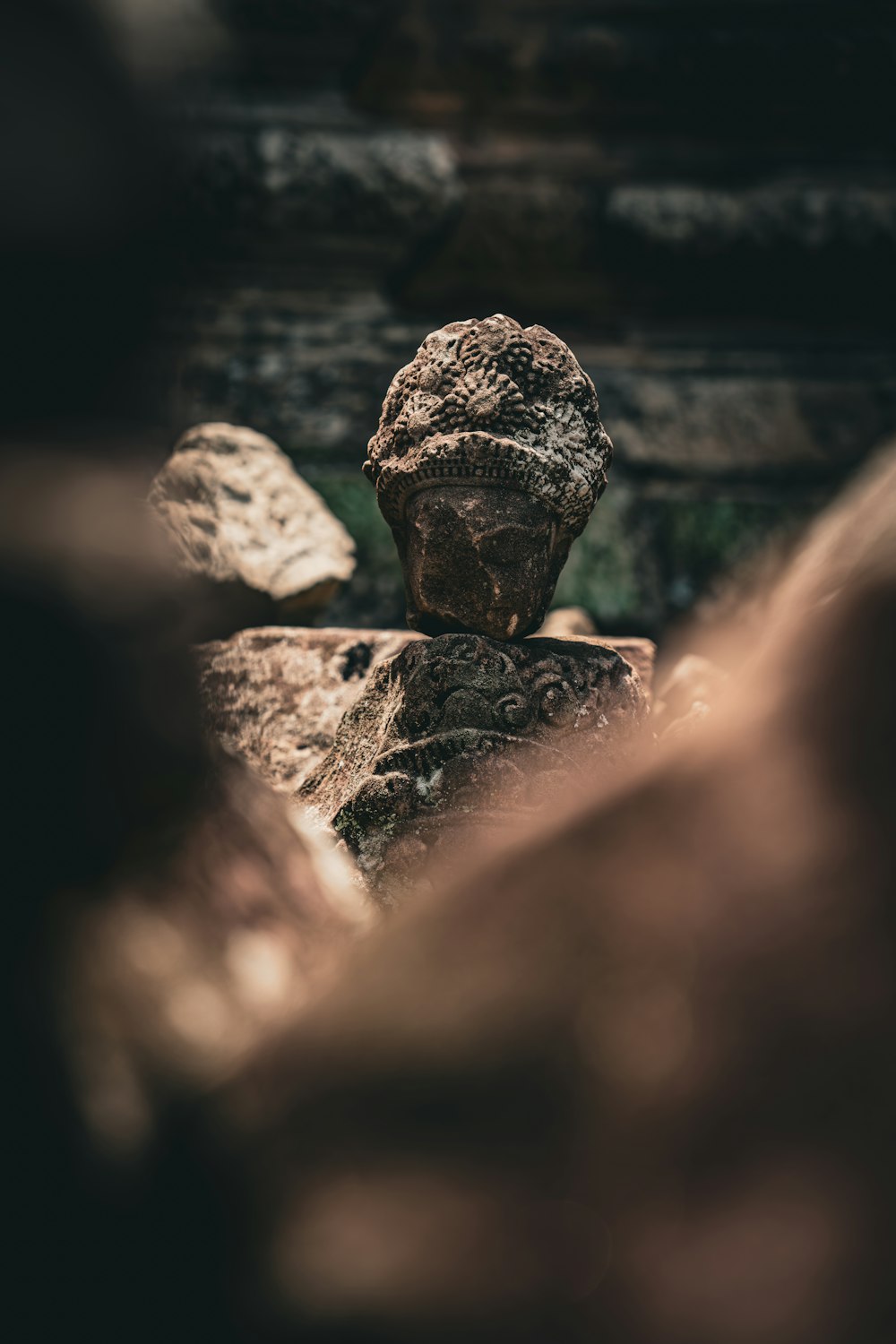 a close up of a rock with a blurry background