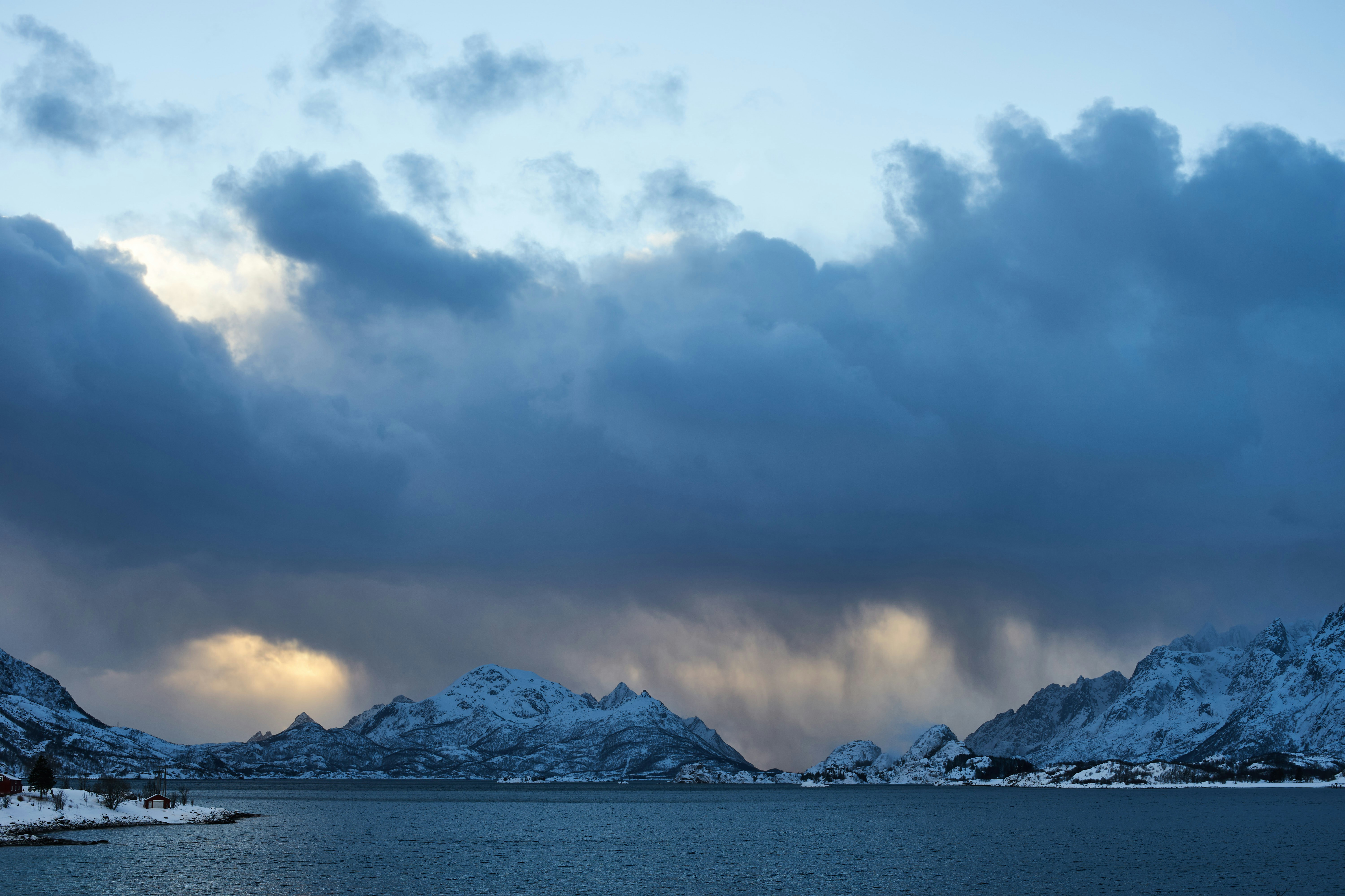 Photo by wolfgang_hasselmann