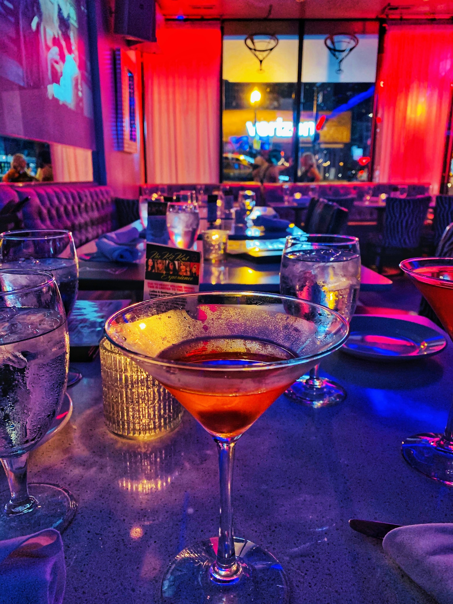 gray computer monitor