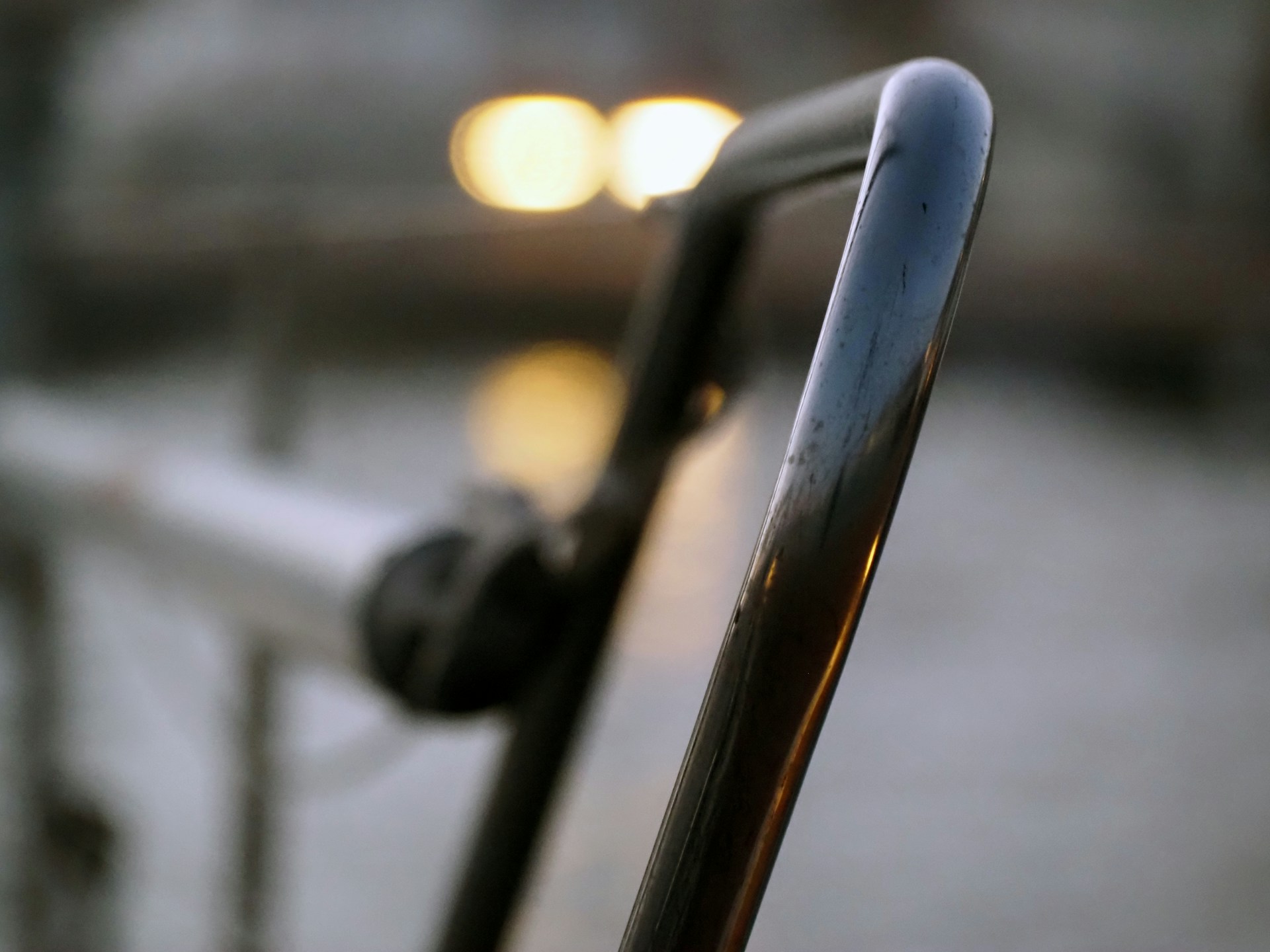 gray computer monitor