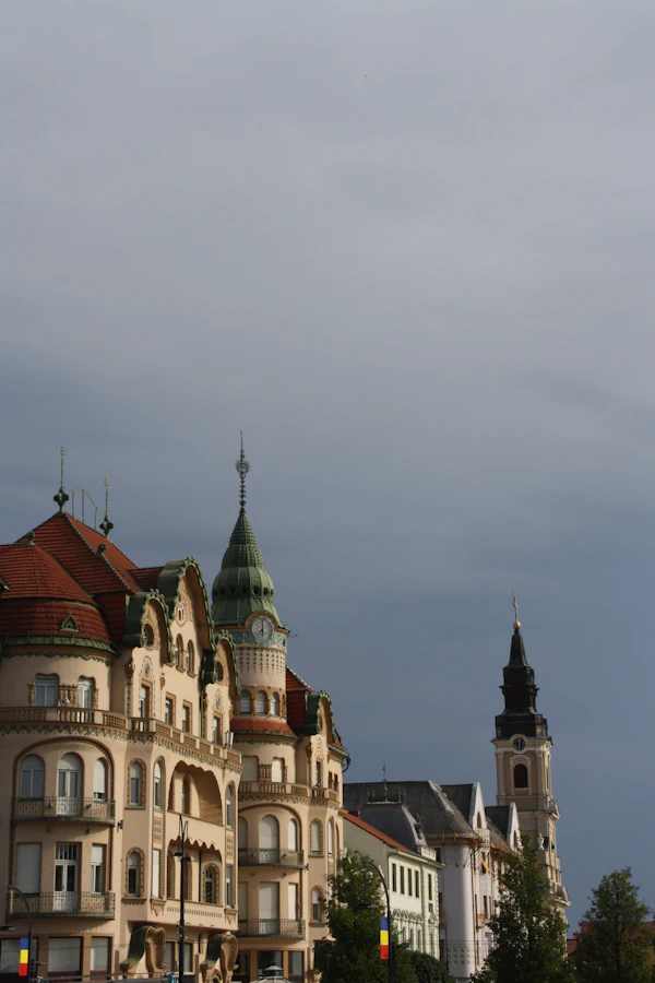 Historisches Gebäude mit Uhrturm
