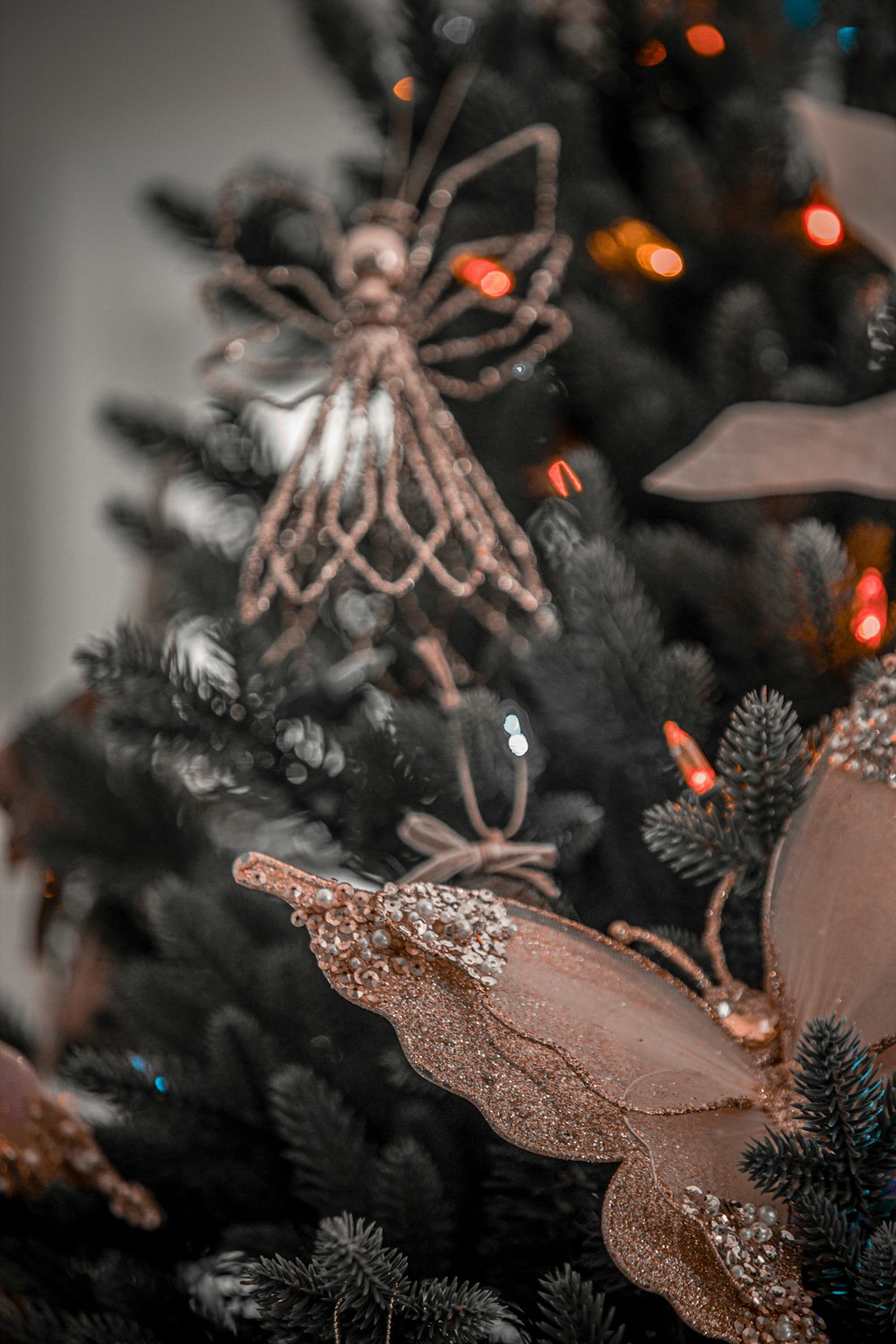 a close up of a decorated christmas tree