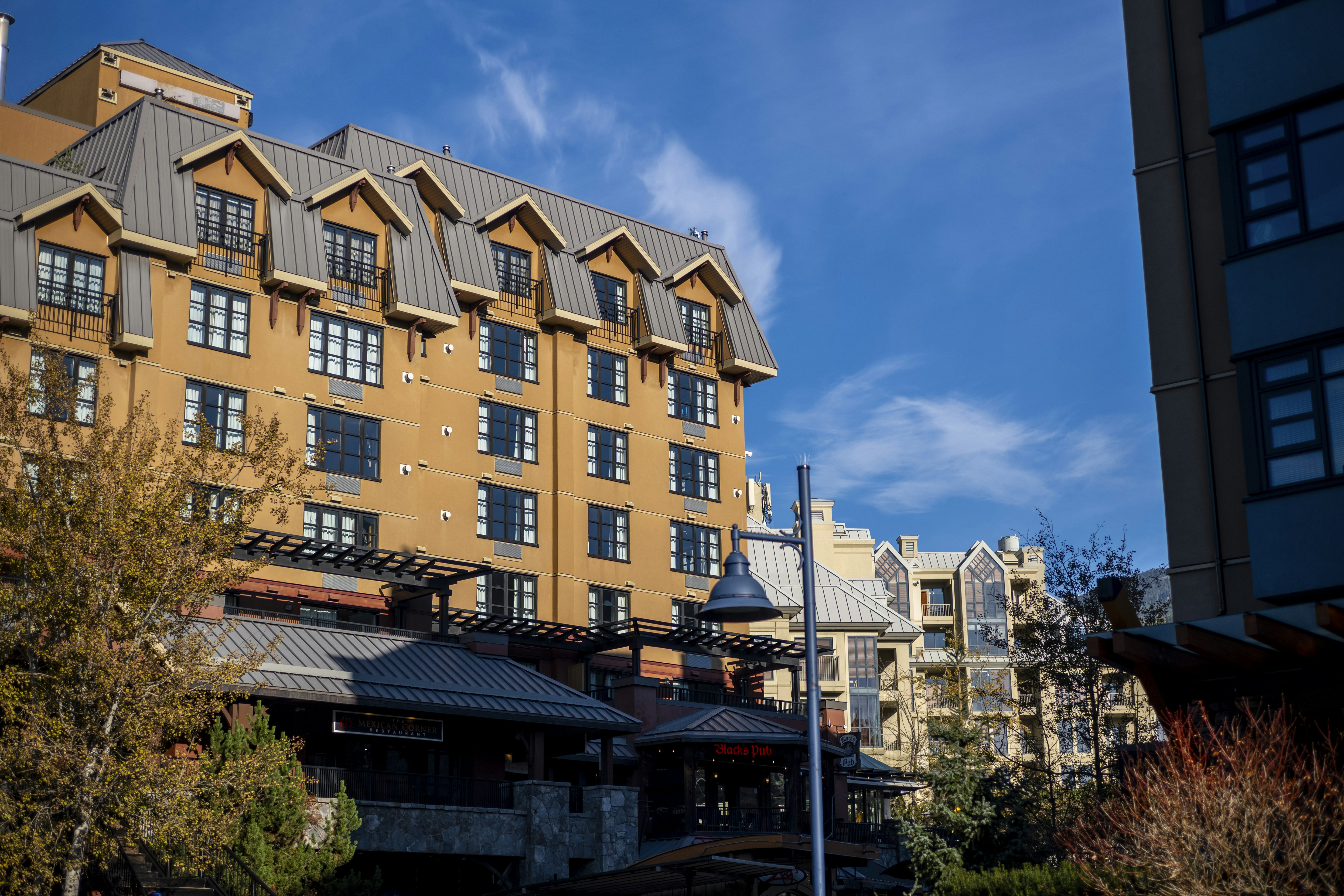 a large building with a lot of windows on it