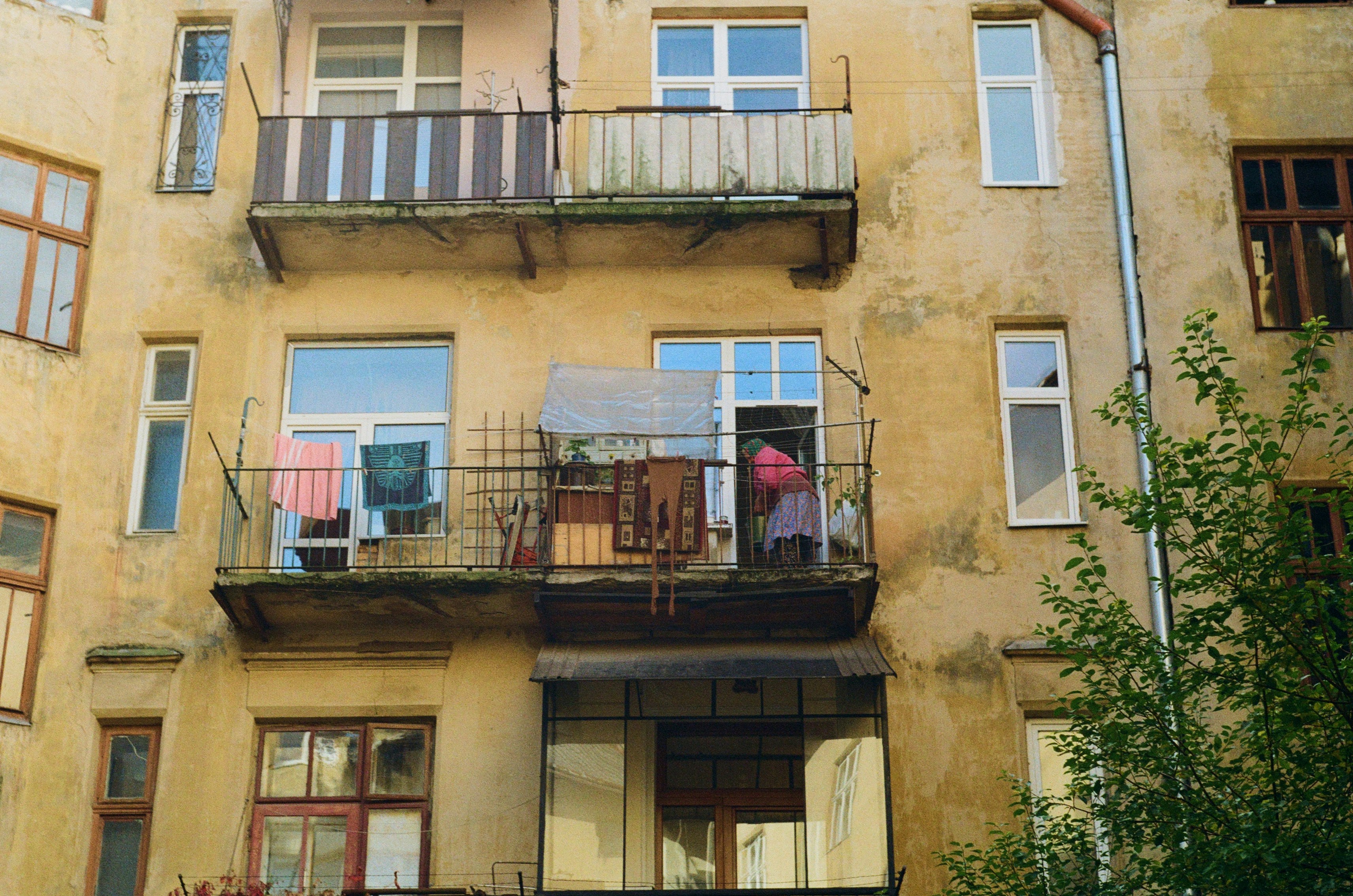 10 Room Hotel