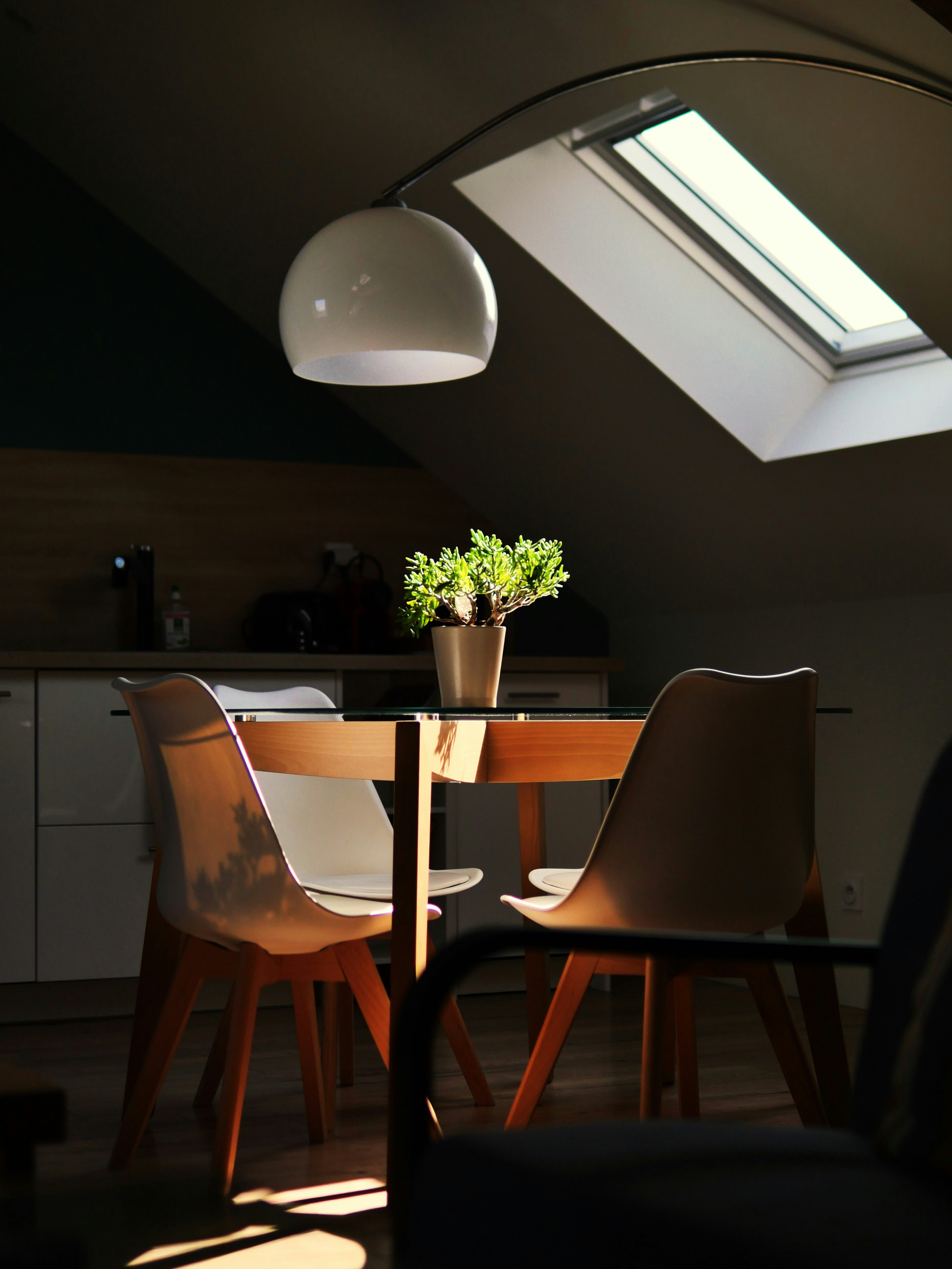8 Smart Home Upgrades That Simplify Smart Lighting Setup