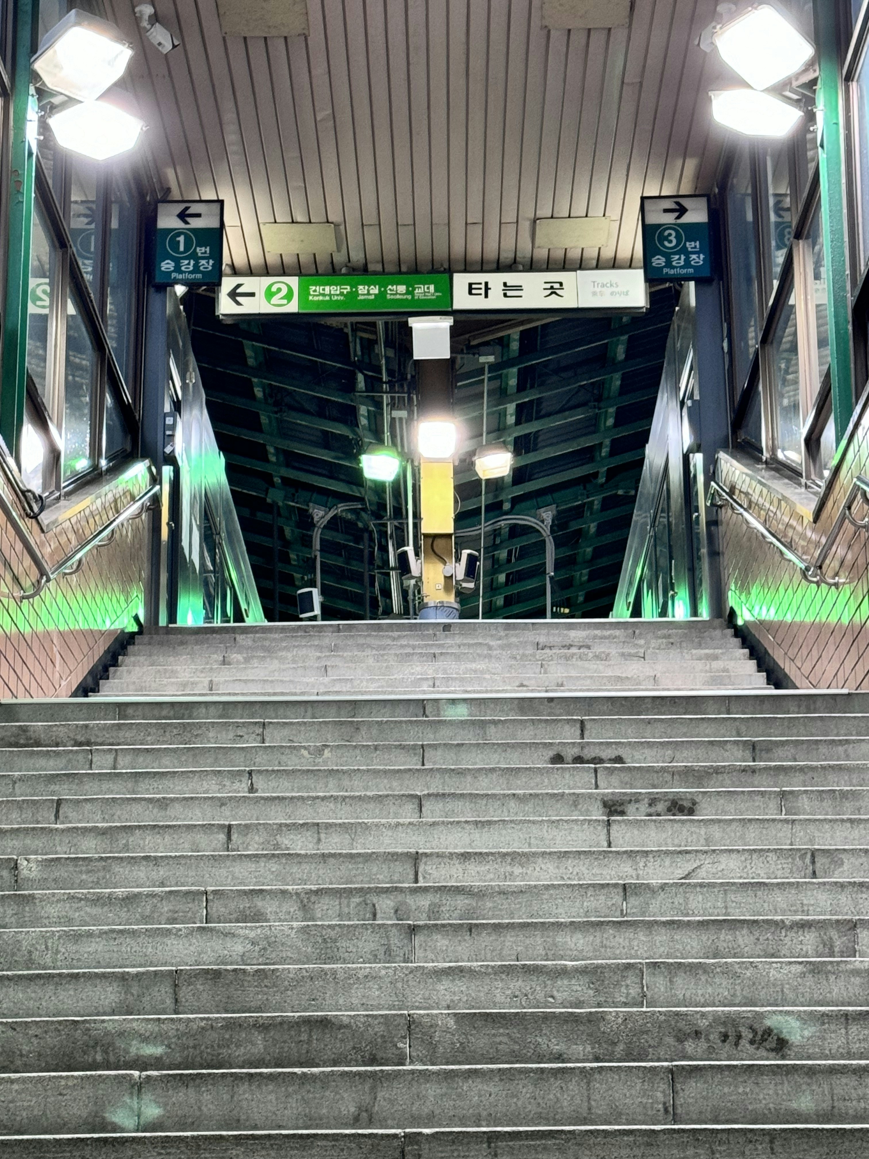 시니어 커뮤니티 플랫폼: 시니어 세대를 위한 새로운 소통의 장