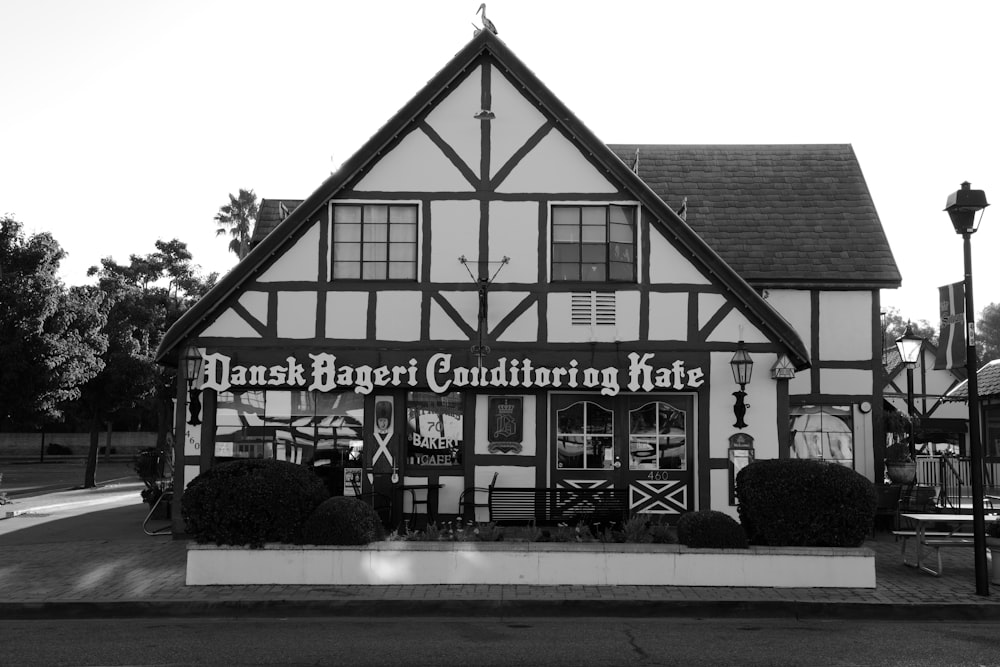 a black and white photo of a restaurant