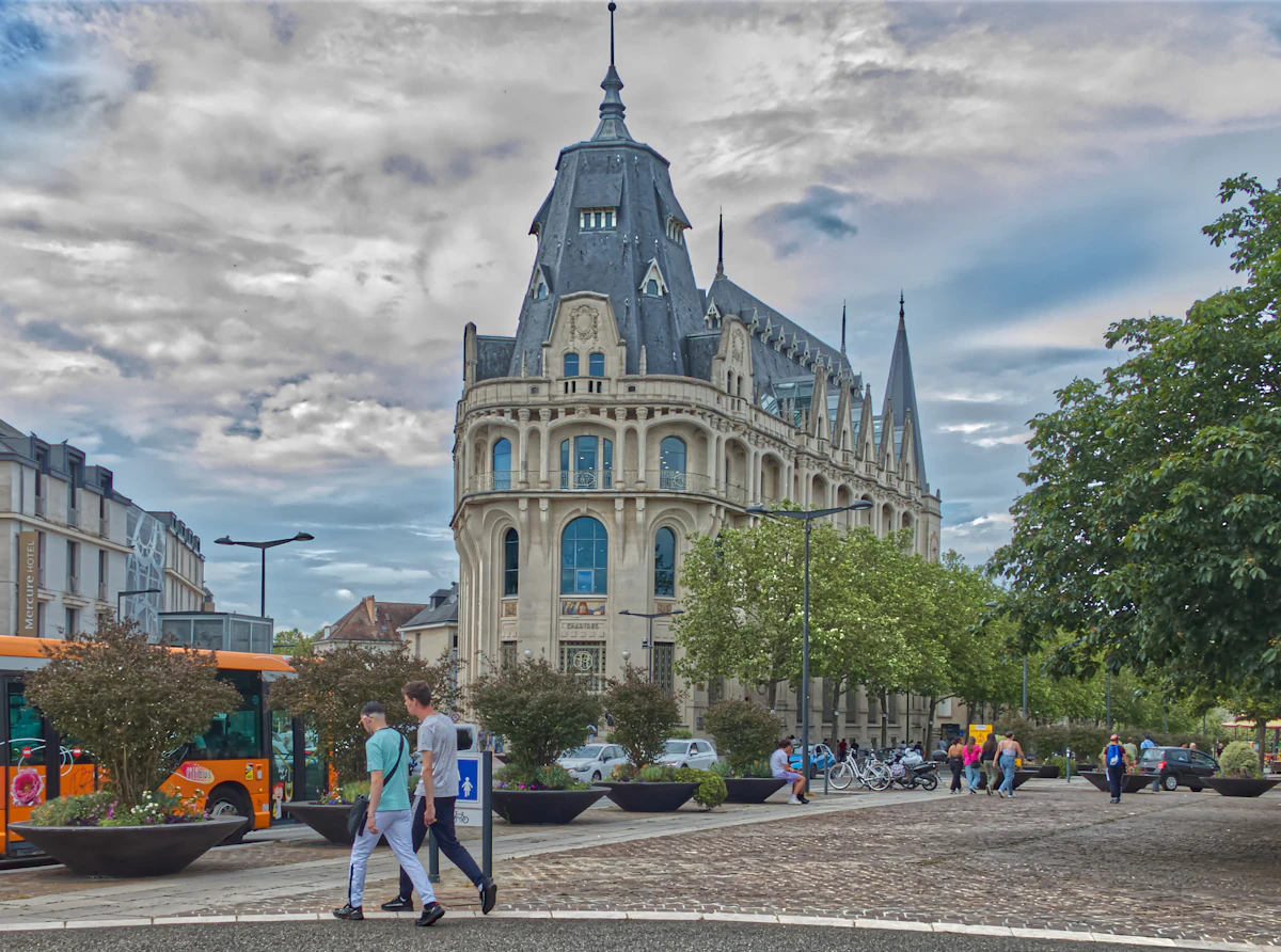 L’Hôtel des Postes de Chartres, bâtiment emblématique en Eure-et-Loir