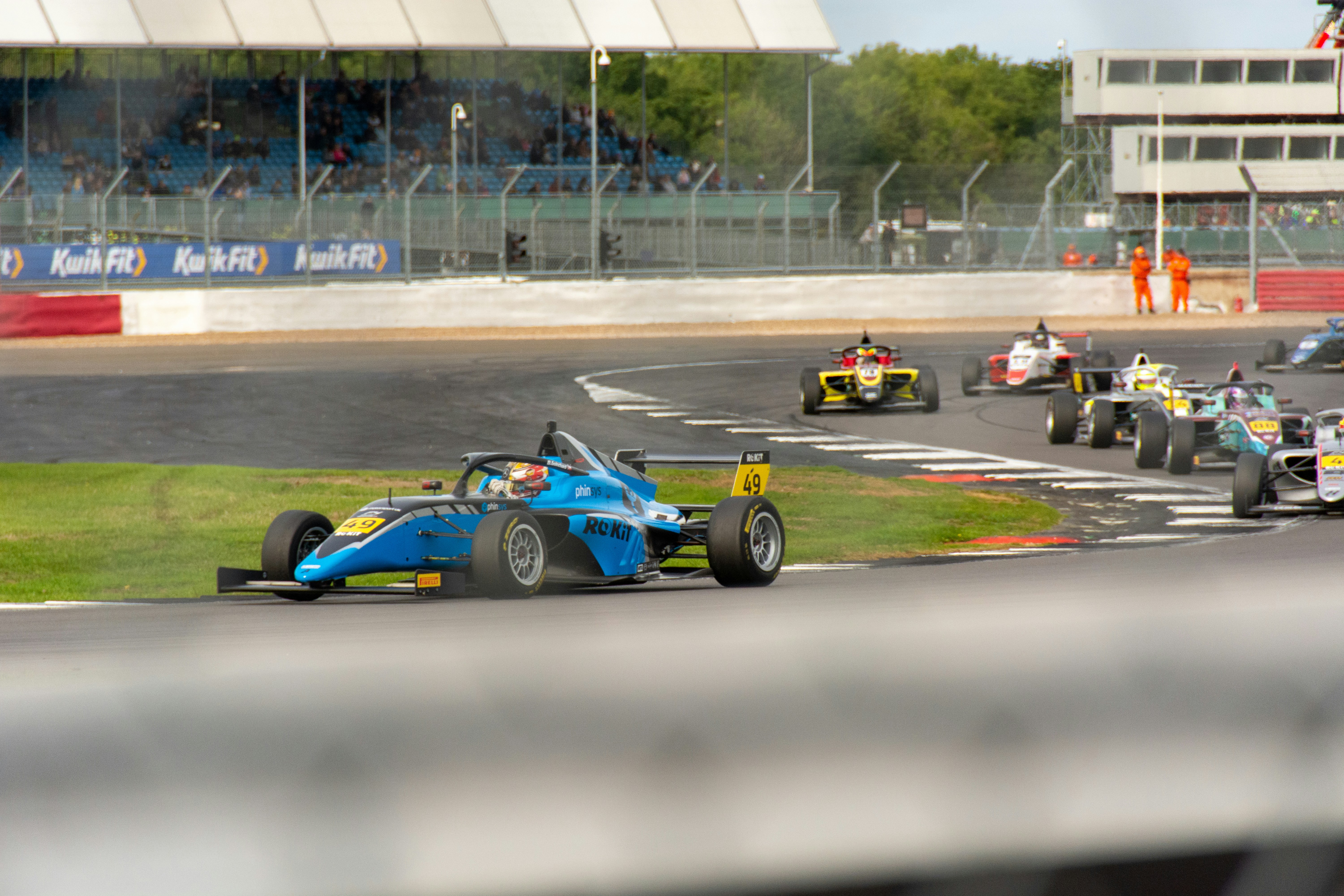 How to get to Silverstone Circuit guide with trackside racing view