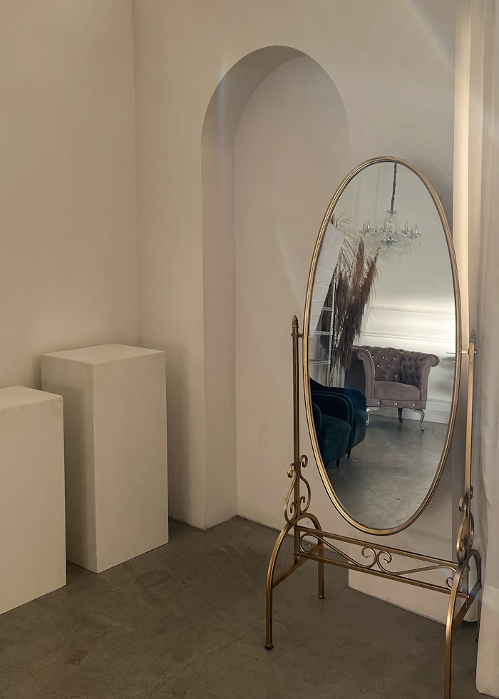 Arched mirror