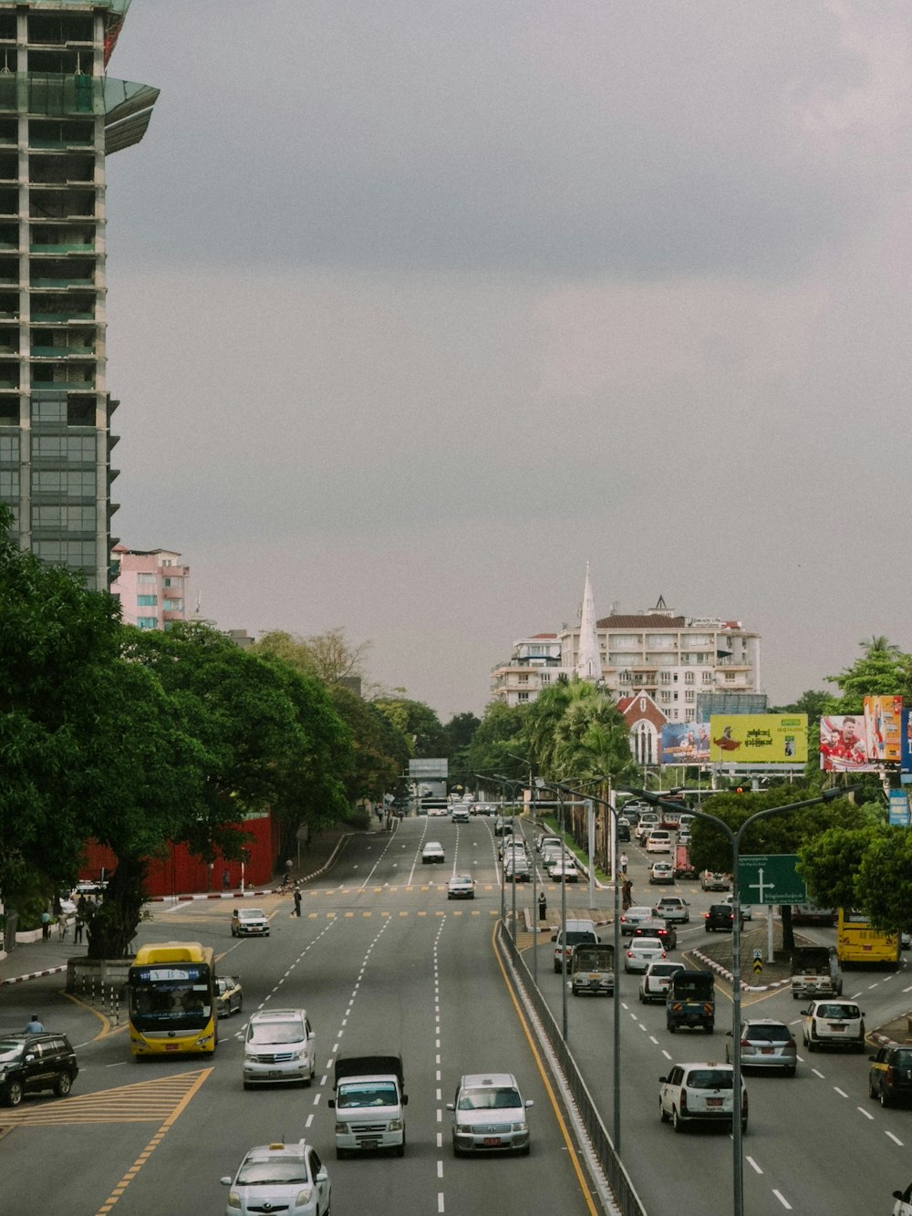 a city street filled with lots of traffic