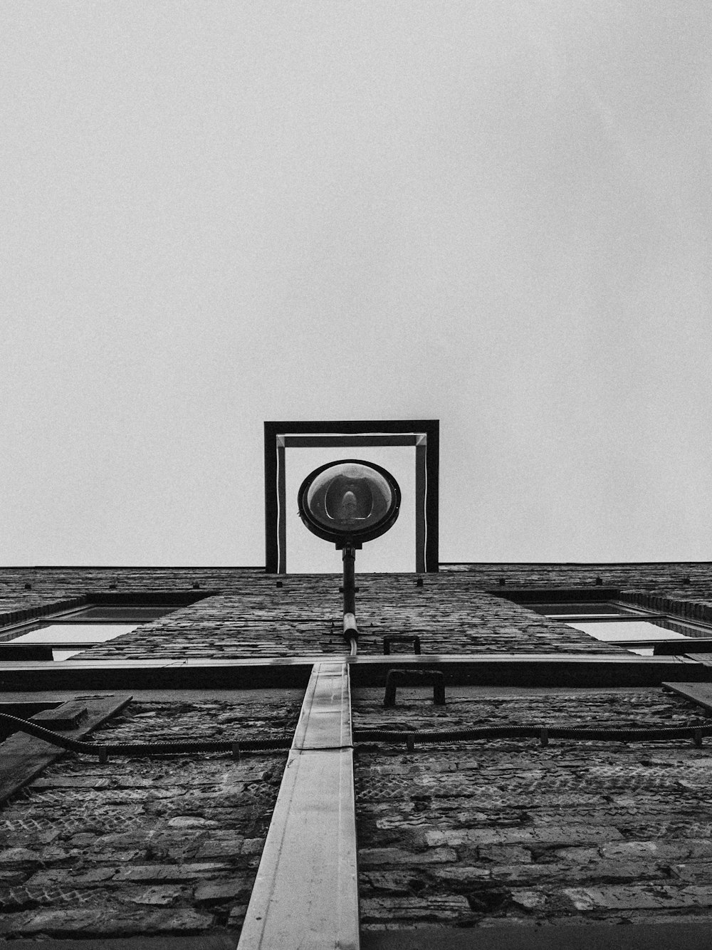 a black and white photo of a building