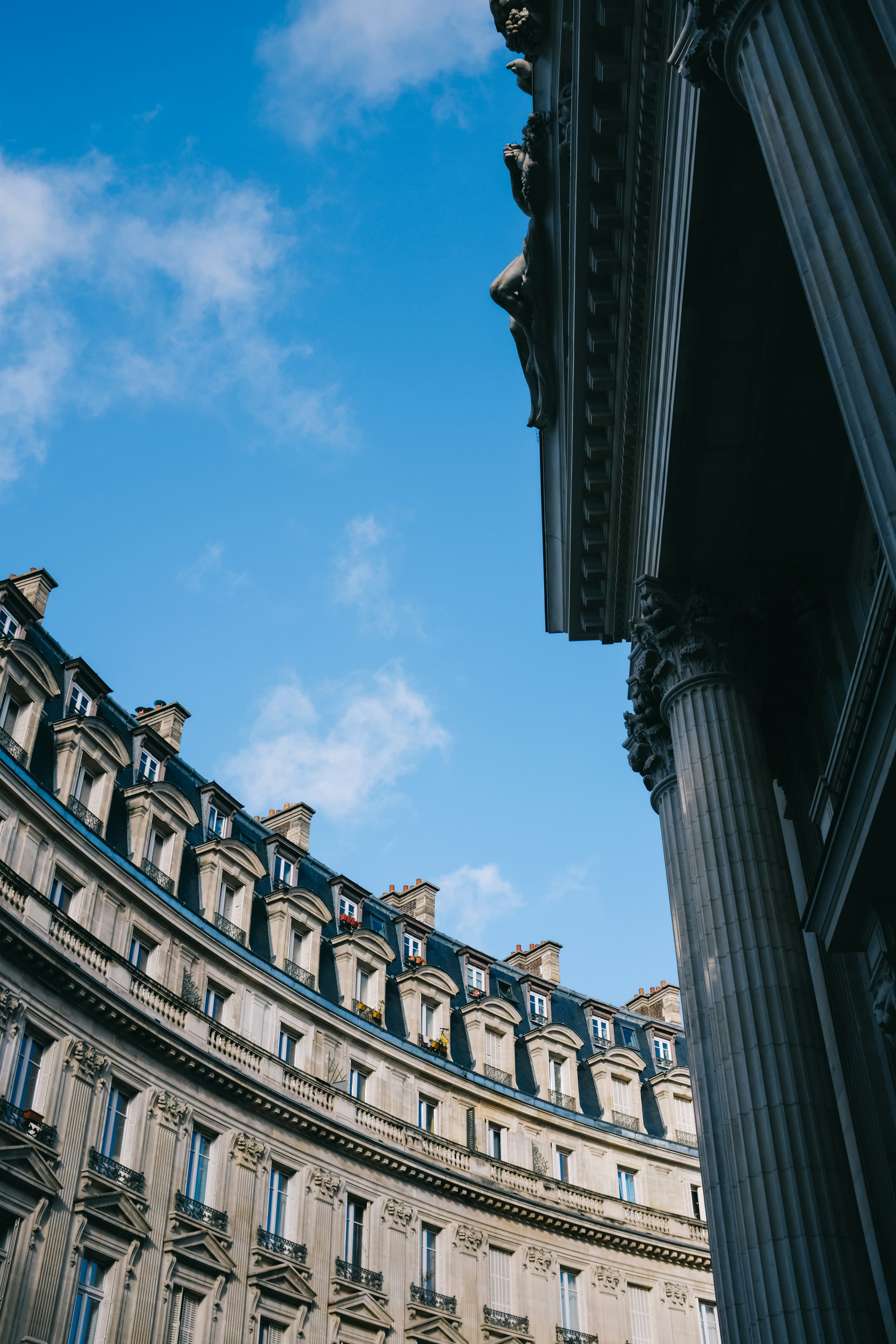 Photo by adrienolichon