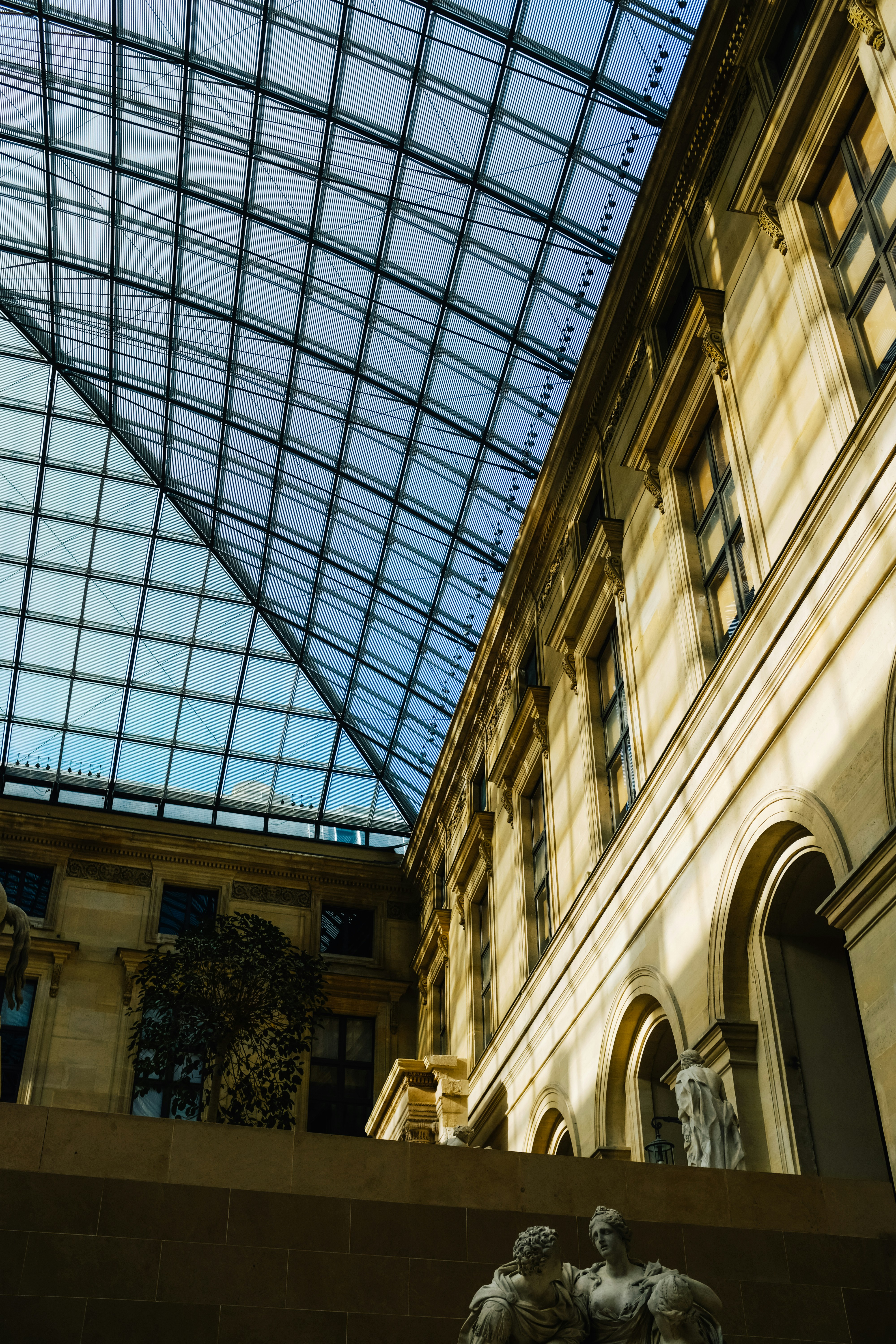 Photo by adrienolichon