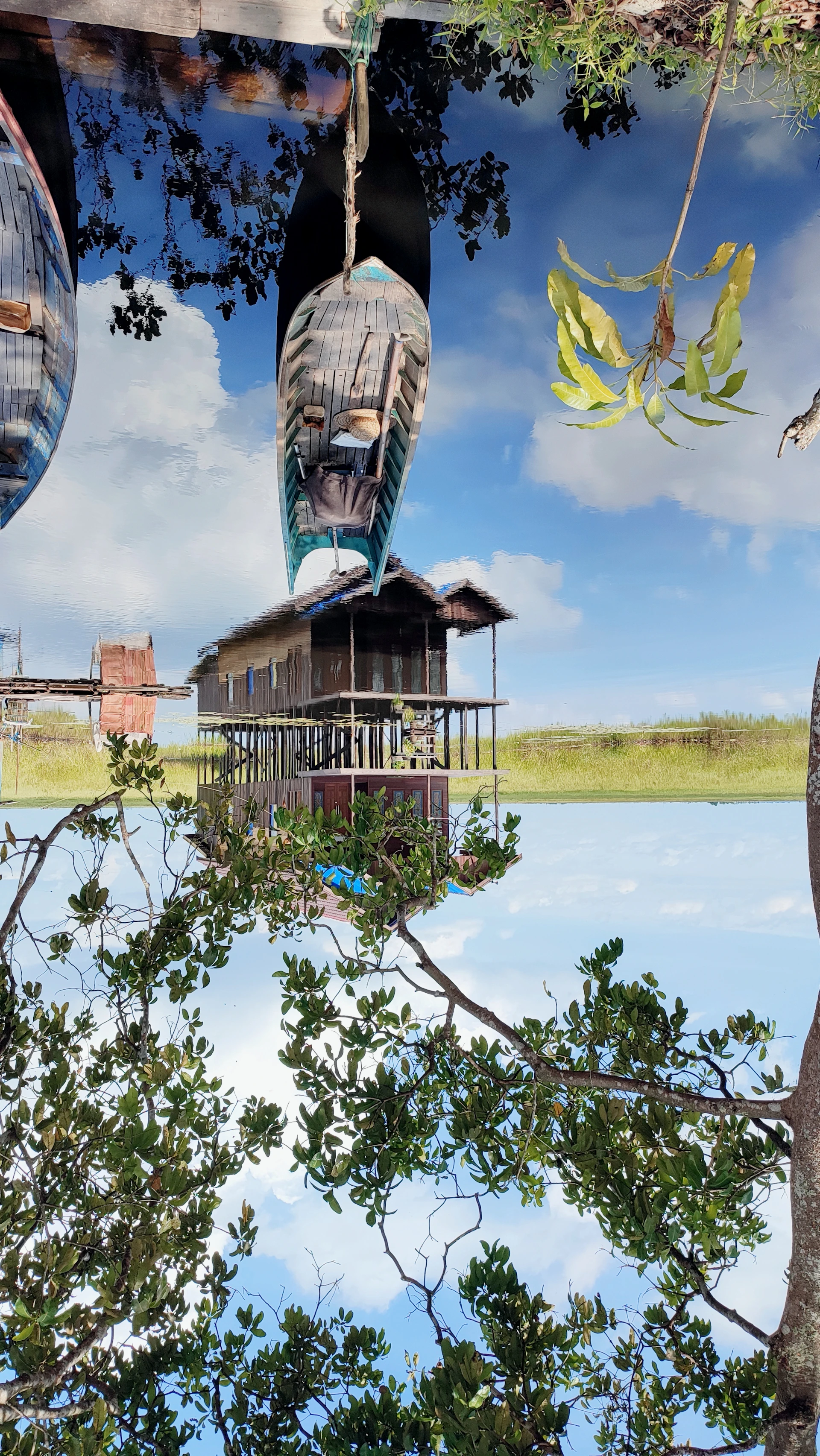 gray computer monitor