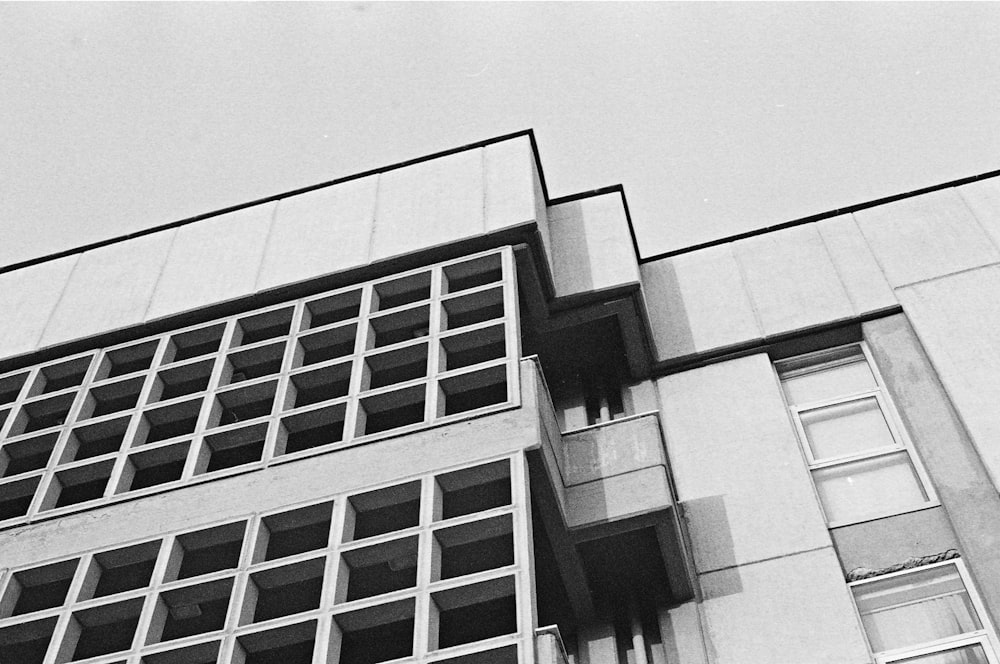 a black and white photo of a tall building