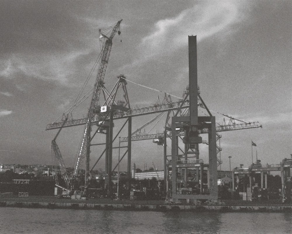 a black and white photo of a crane